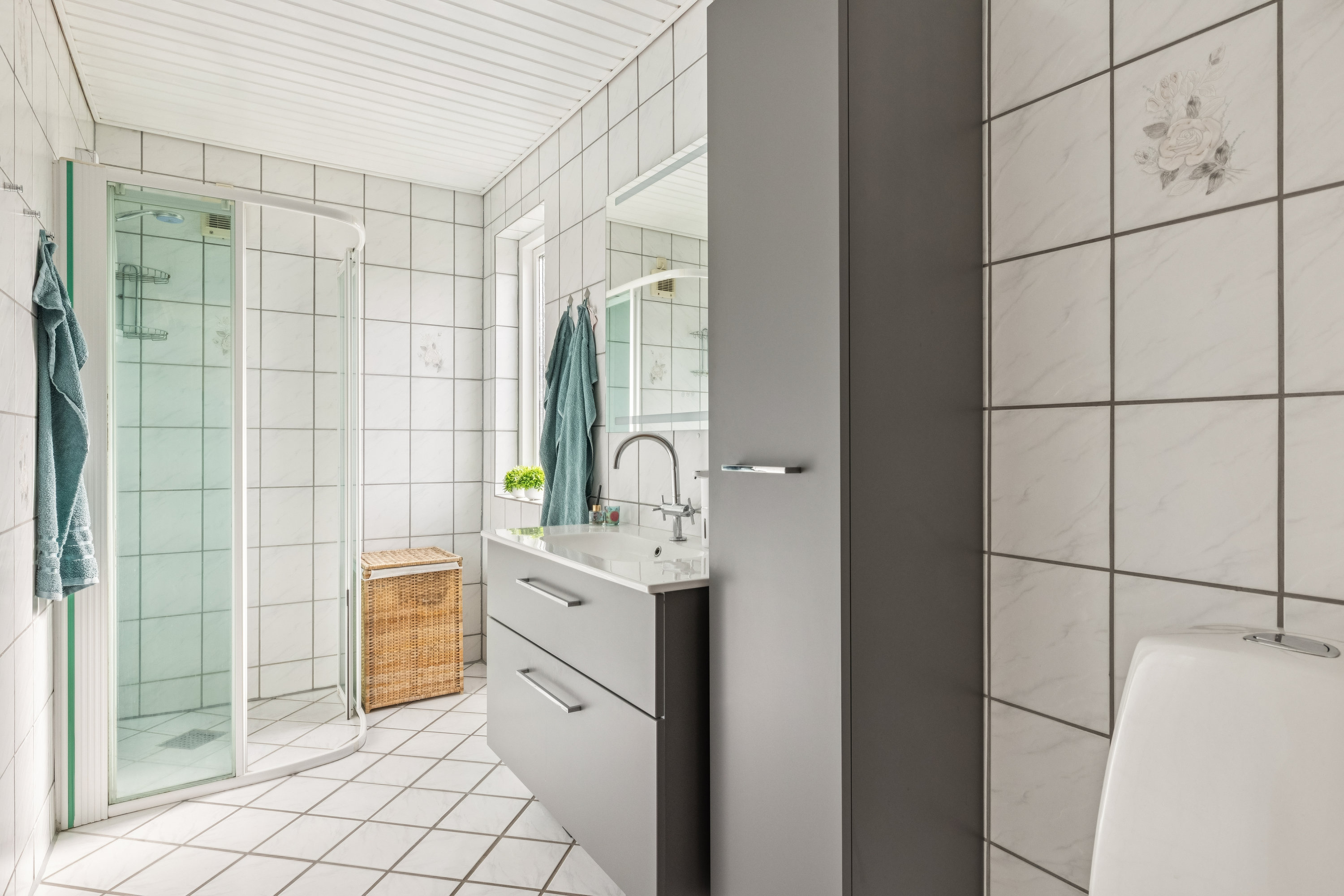 Fremhævet badeværelse billede i fuldskærmstilstand. Billede af Hemmedvej 49, 8585 Glesborg