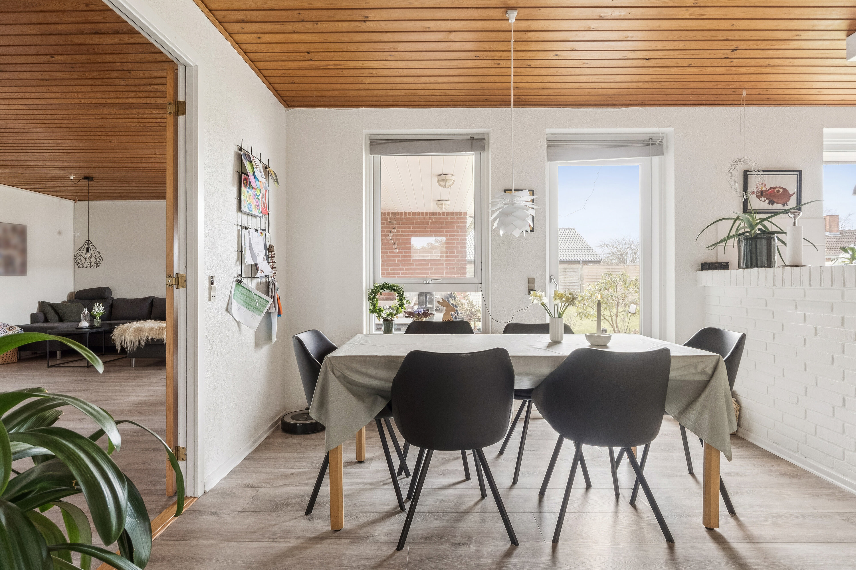 Fremhævet spisestue billede i fuldskærmstilstand. Billede af Ulstedboparken 8, 9870 Sindal