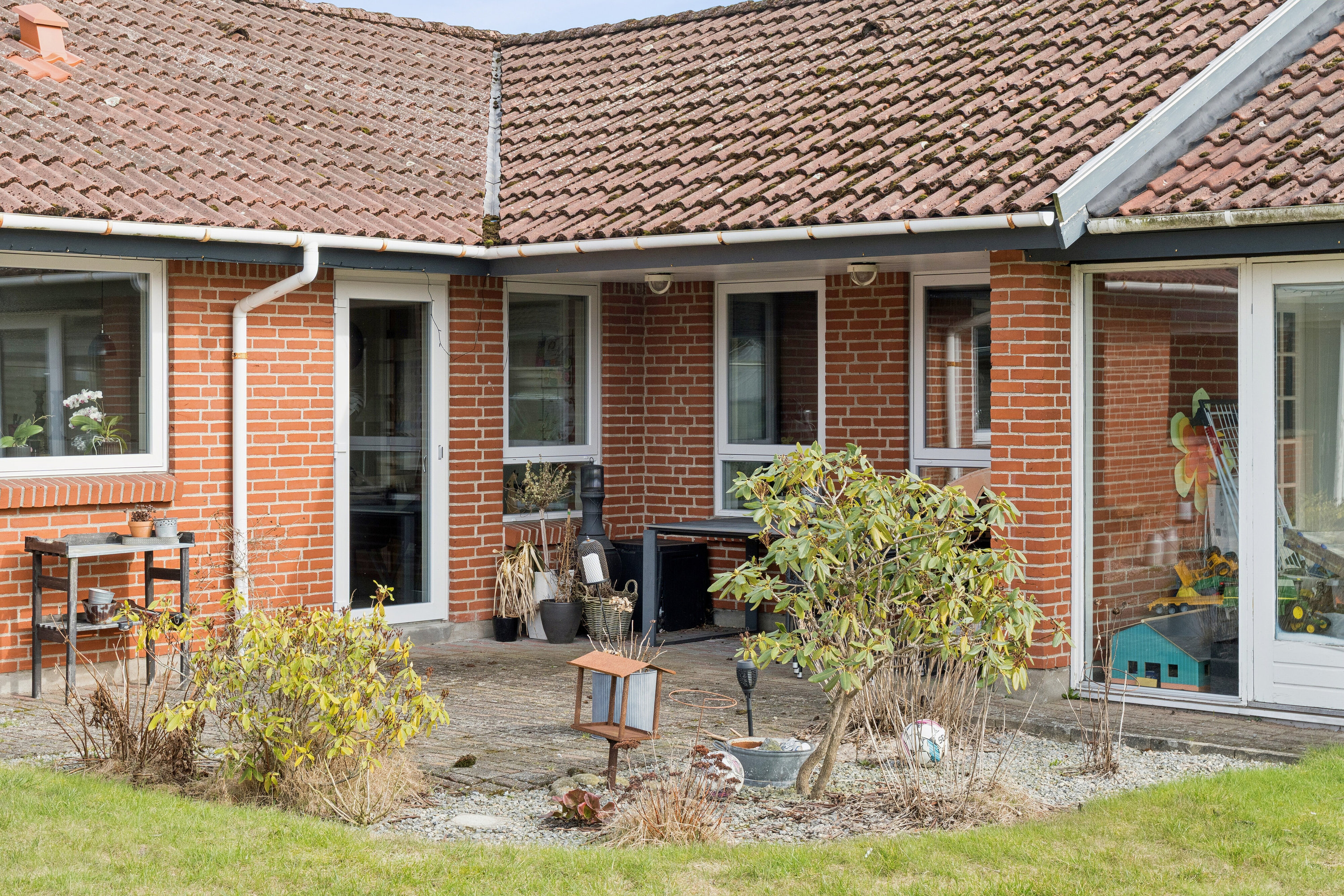 Fremhævet udendørs billede i fuldskærmstilstand. Billede af Ulstedboparken 8, 9870 Sindal