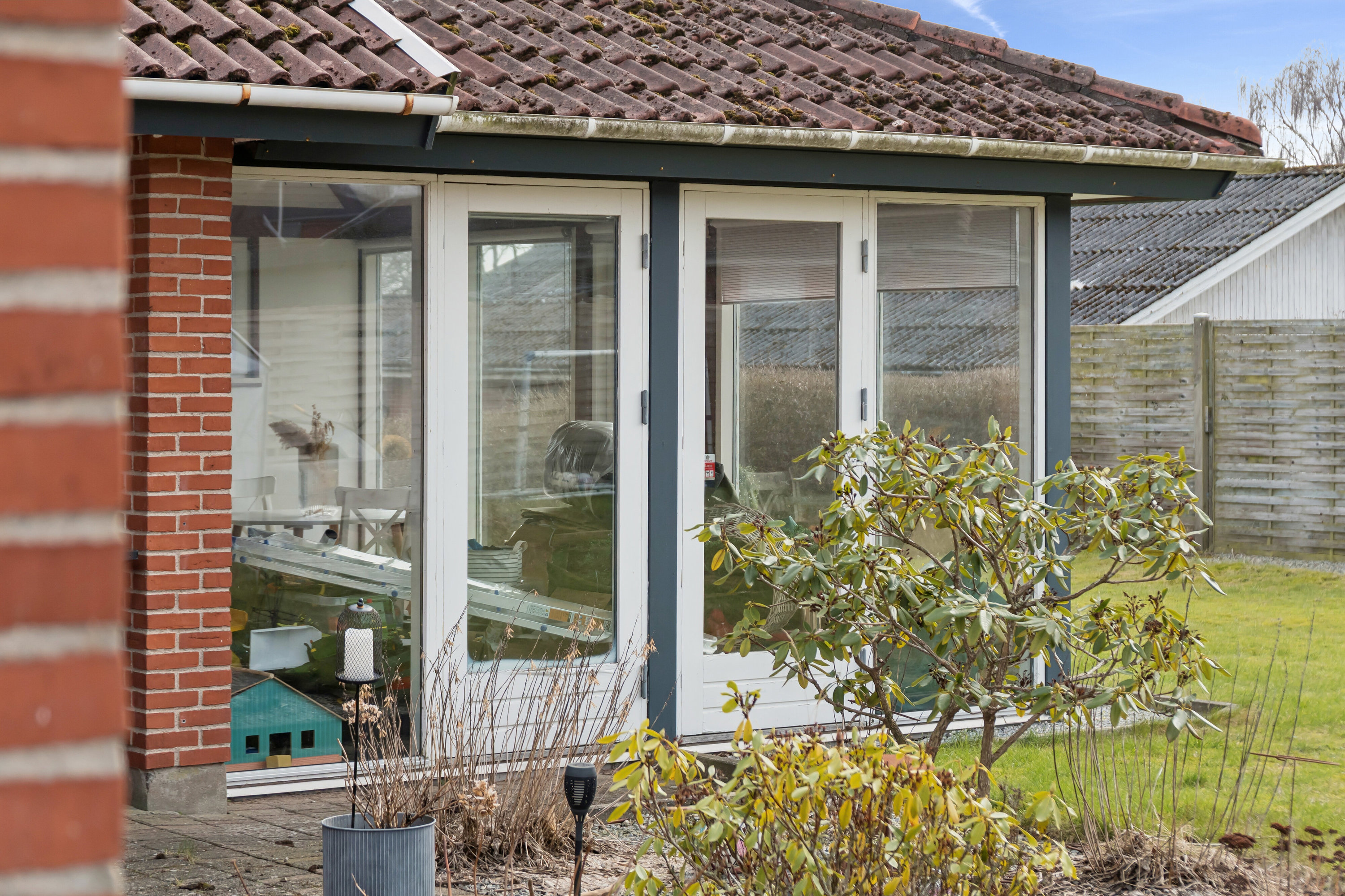 Fremhævet udendørs billede i fuldskærmstilstand. Billede af Ulstedboparken 8, 9870 Sindal