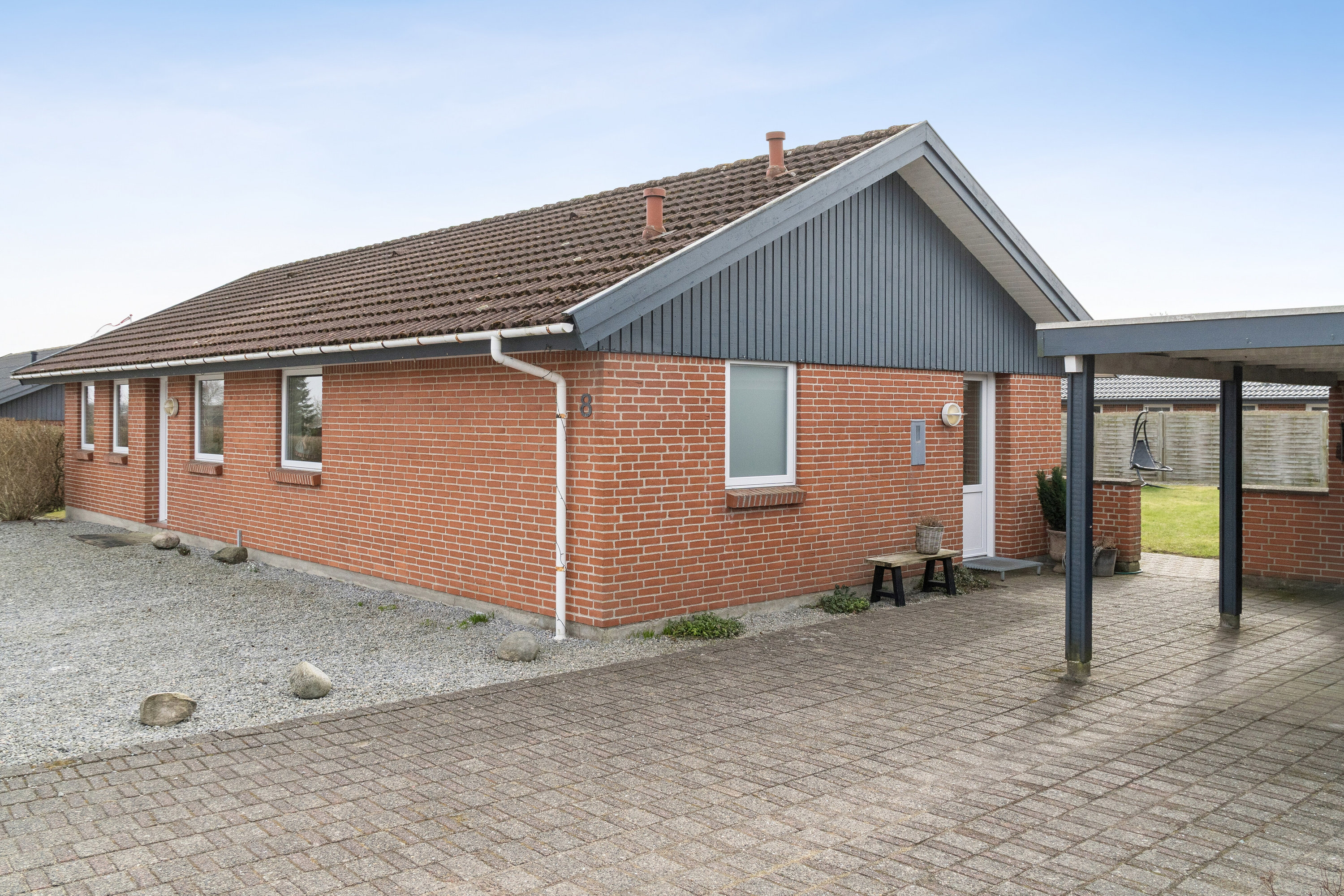 Fremhævet udendørs billede i fuldskærmstilstand. Billede af Ulstedboparken 8, 9870 Sindal