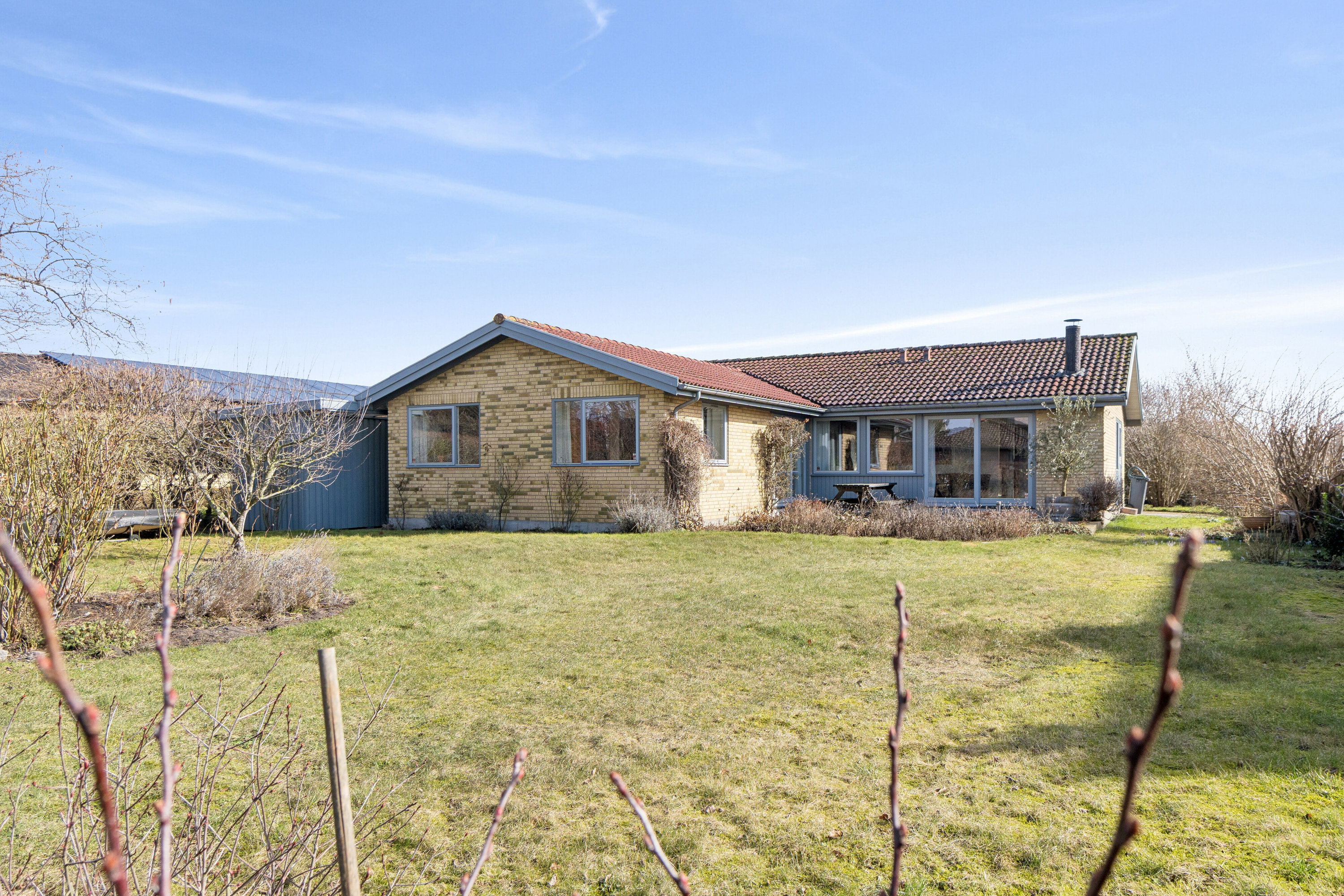 Fremhævet set fra haven billede i fuldskærmstilstand. Billede af Nordre Kystagervej 38, 2650 Hvidovre