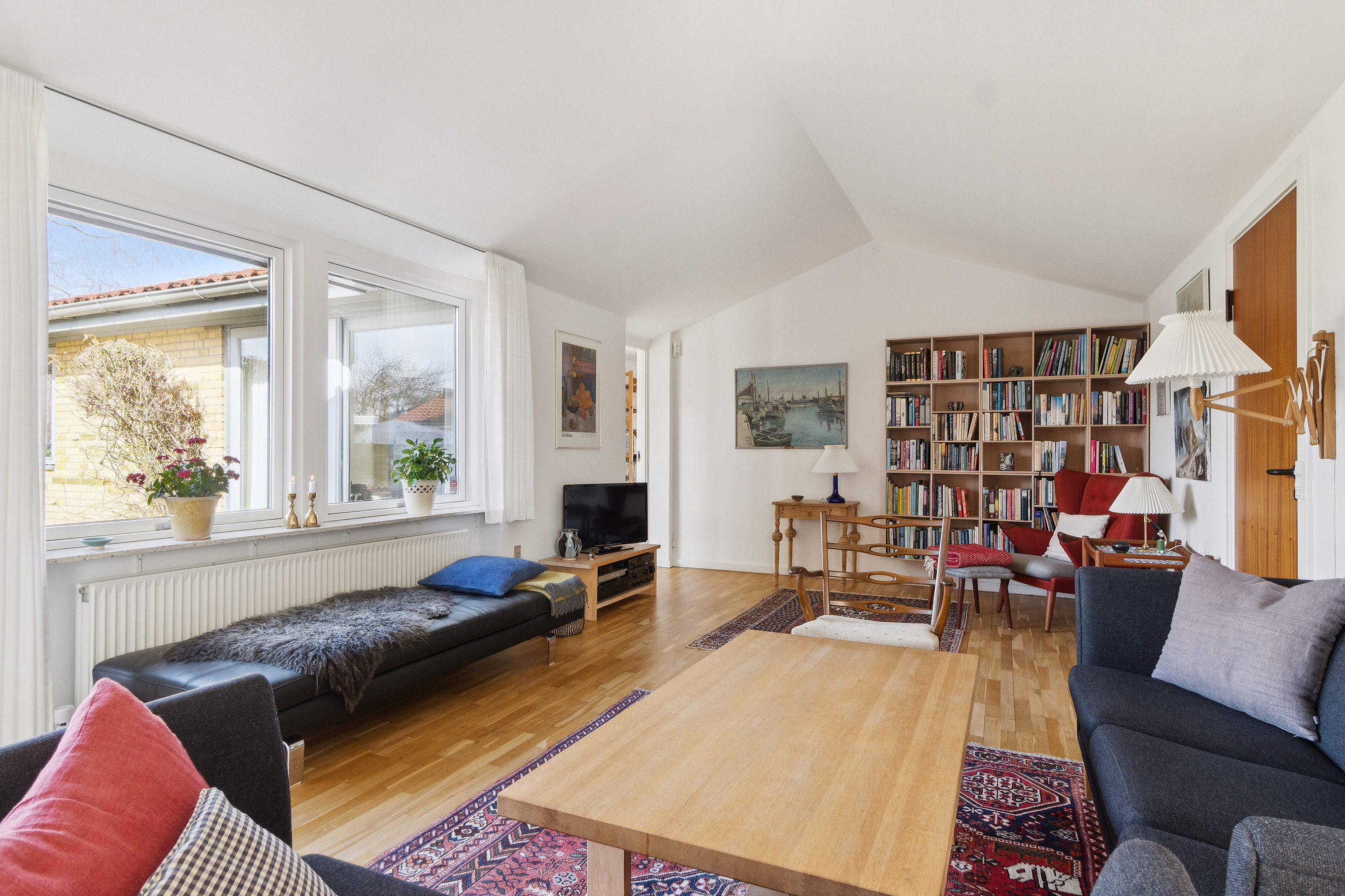 Fremhævet stue billede i fuldskærmstilstand. Billede af Nordre Kystagervej 38, 2650 Hvidovre