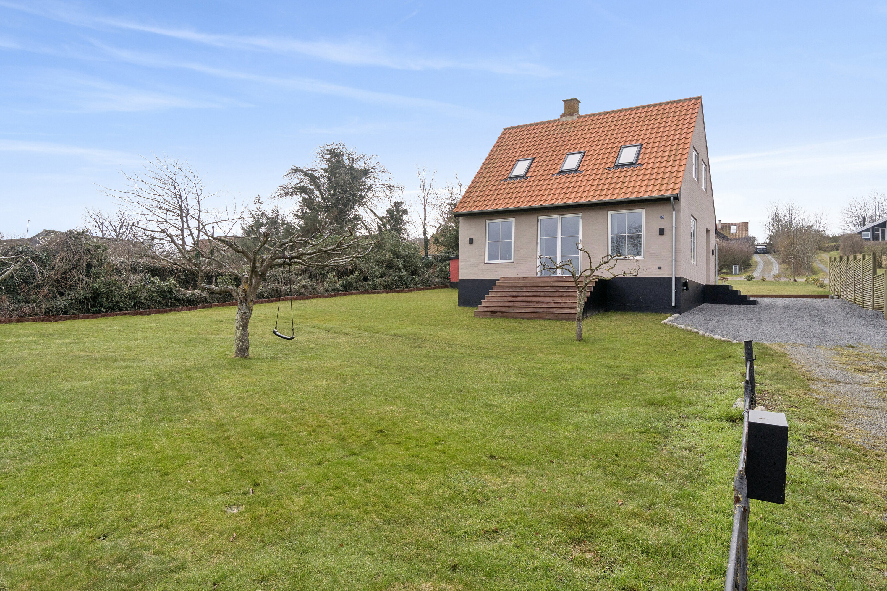 Fremhævet set fra haven billede i fuldskærmstilstand. Billede af Bølshavn 10, Bølshavn, 3740 Svaneke