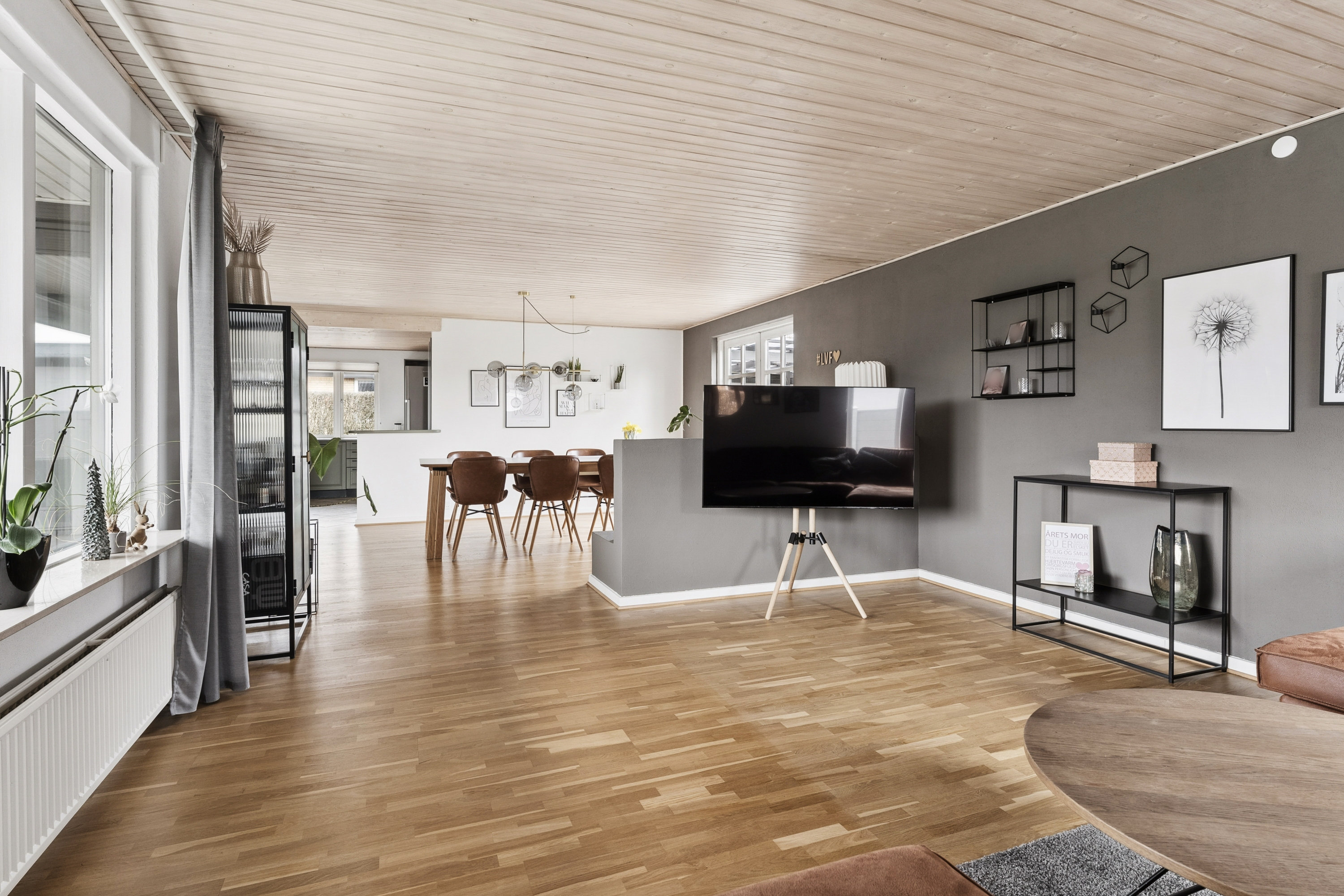 Fremhævet stue billede i fuldskærmstilstand. Billede af Kornagervej 28, 8920 Randers NV