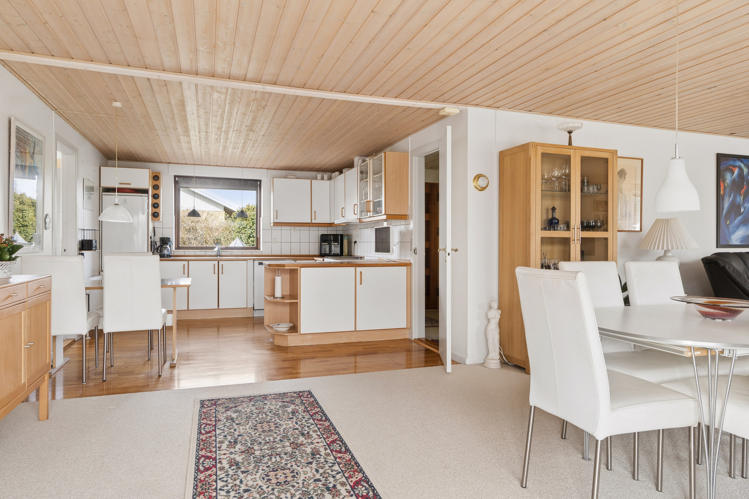 Fremhævet stue billede i fuldskærmstilstand. Billede af Femkløvervej 7, 3310 Ølsted