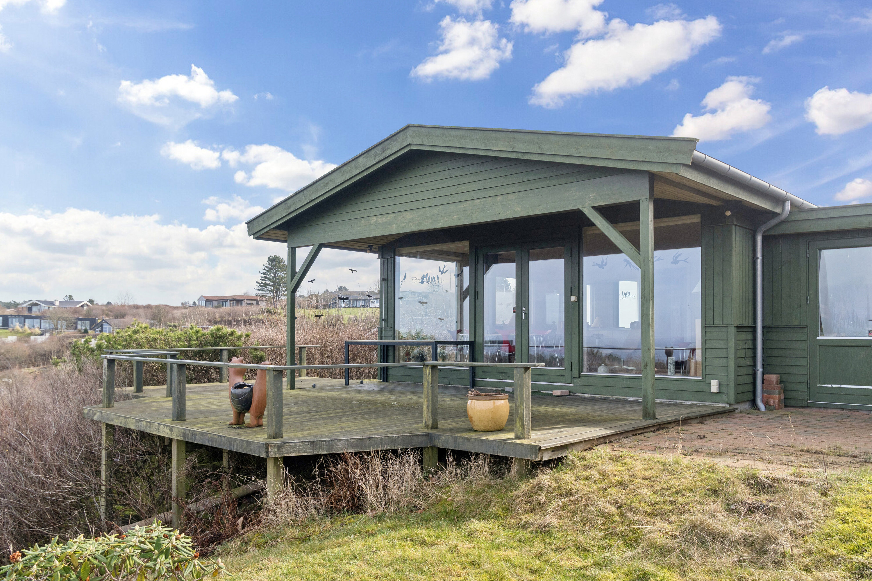 Fremhævet set fra haven billede i fuldskærmstilstand. Billede af Varhøj 15, Veddinge, 4540 Fårevejle