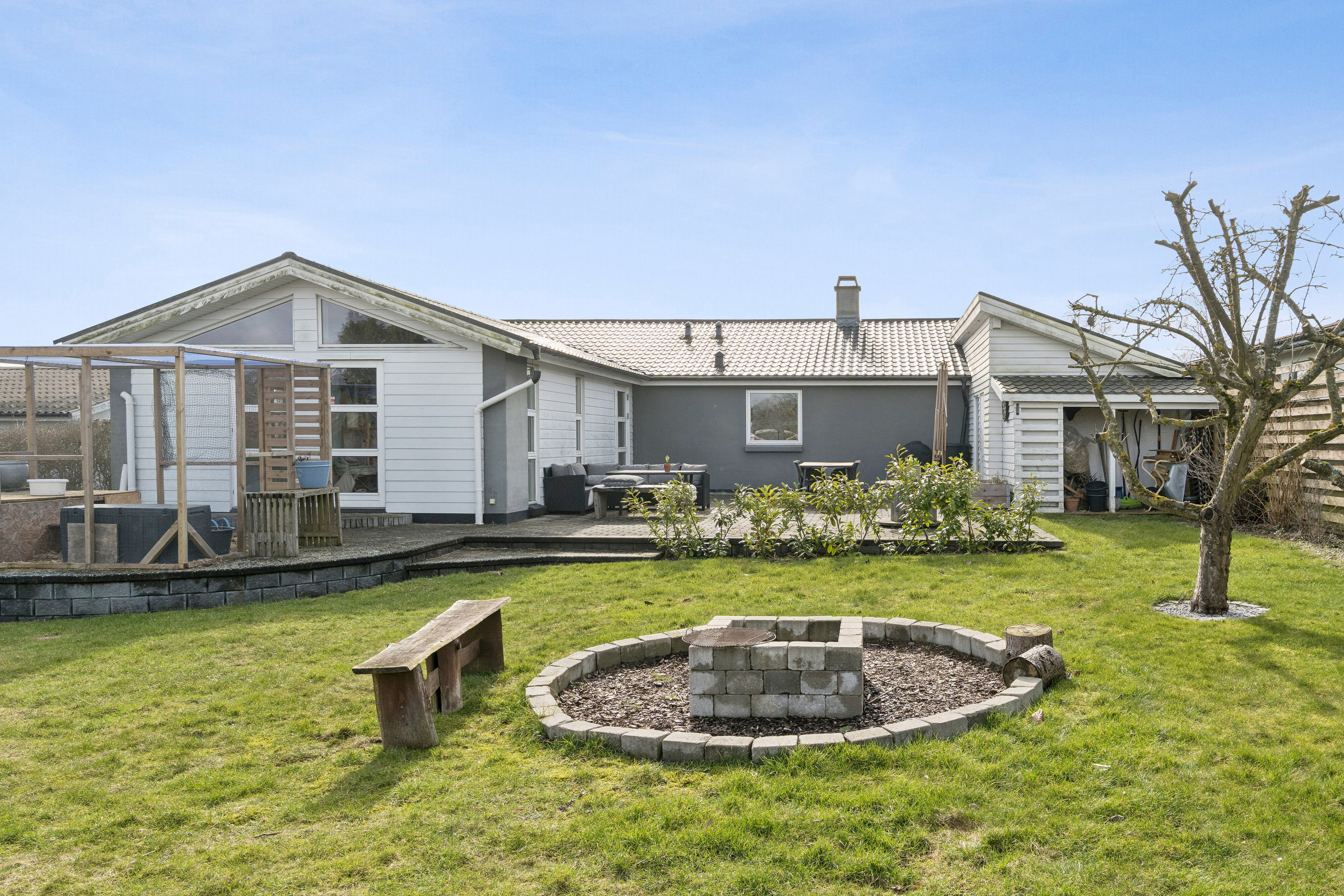 Fremhævet set fra haven billede i fuldskærmstilstand. Billede af Bøgevej 14, Fensmark, 4684 Holmegaard