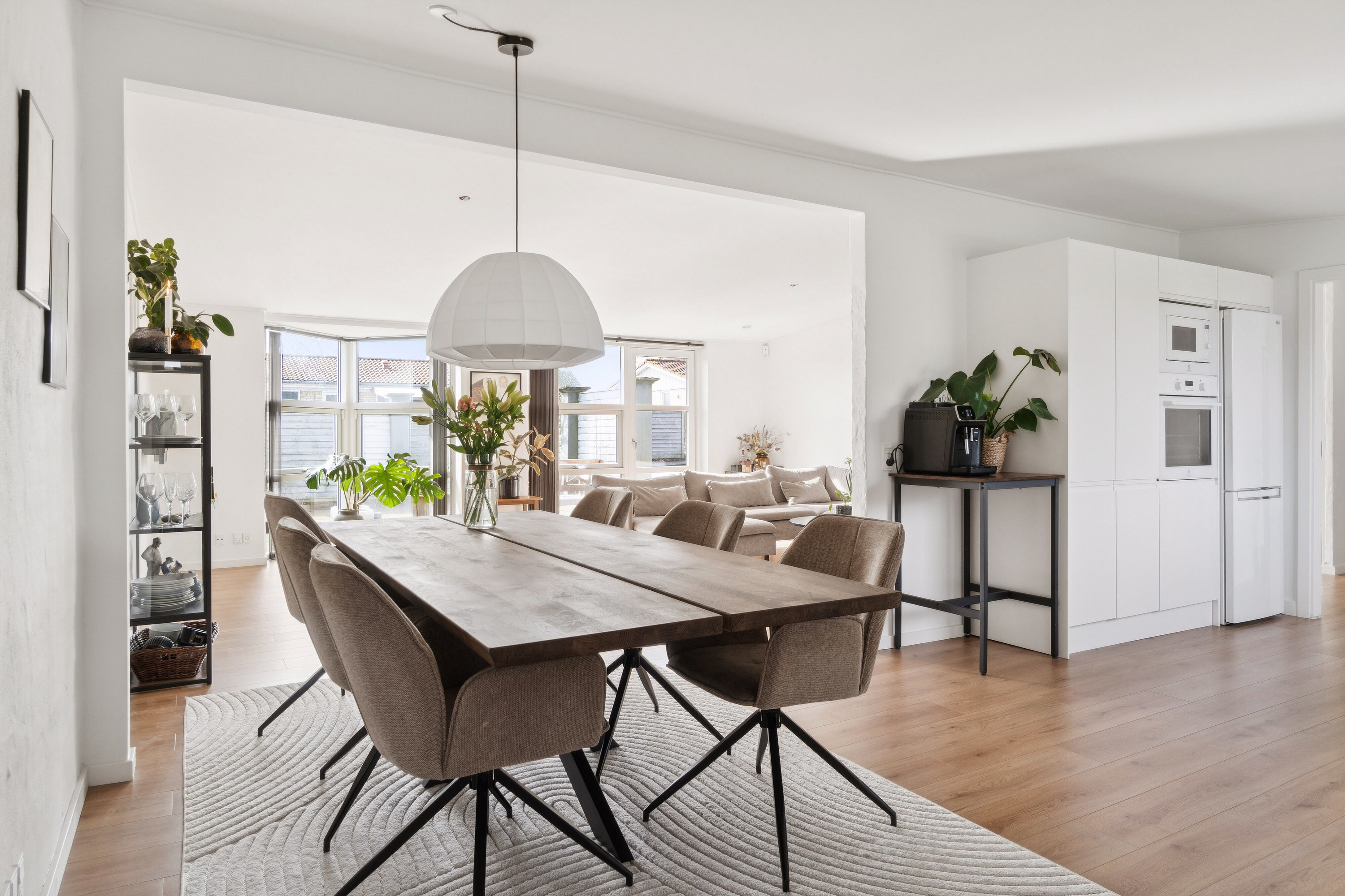 Fremhævet spisestue billede i fuldskærmstilstand. Billede af Bøgevej 14, Fensmark, 4684 Holmegaard