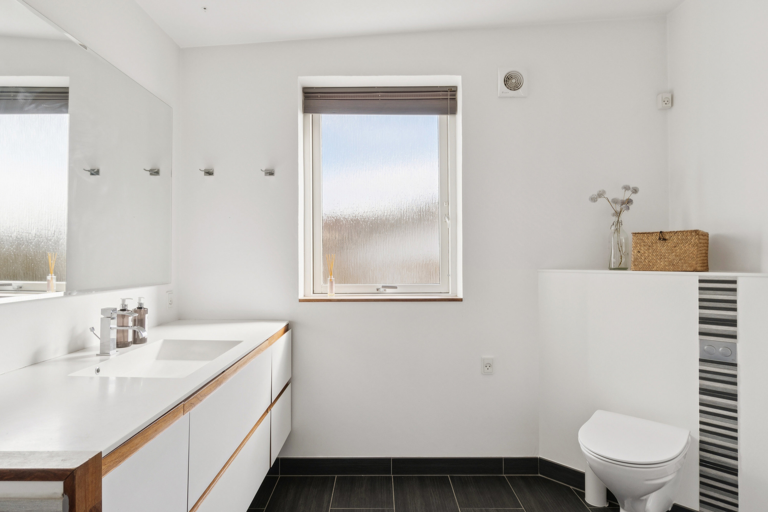 Fremhævet badeværelse billede i fuldskærmstilstand. Billede af Bøgevej 14, Fensmark, 4684 Holmegaard