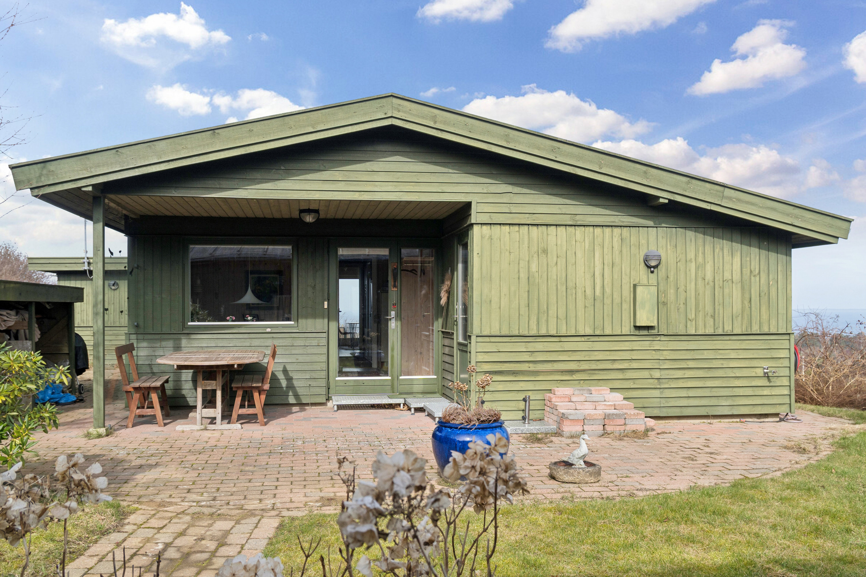 Fremhævet set fra haven billede i fuldskærmstilstand. Billede af Varhøj 15, Veddinge, 4540 Fårevejle