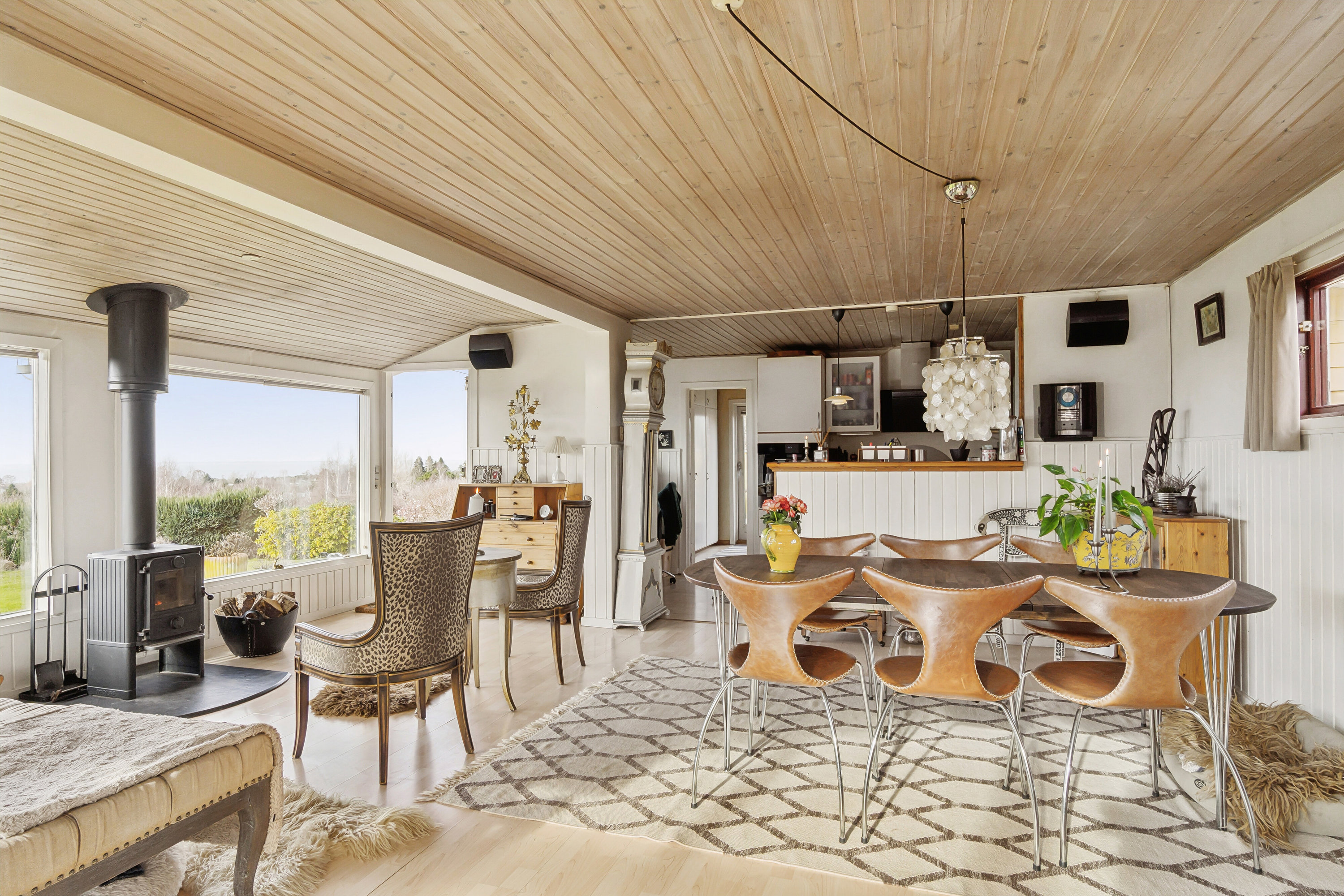 Fremhævet spisestue billede i fuldskærmstilstand. Billede af Kløverbakken 5, Ordrup, 4540 Fårevejle