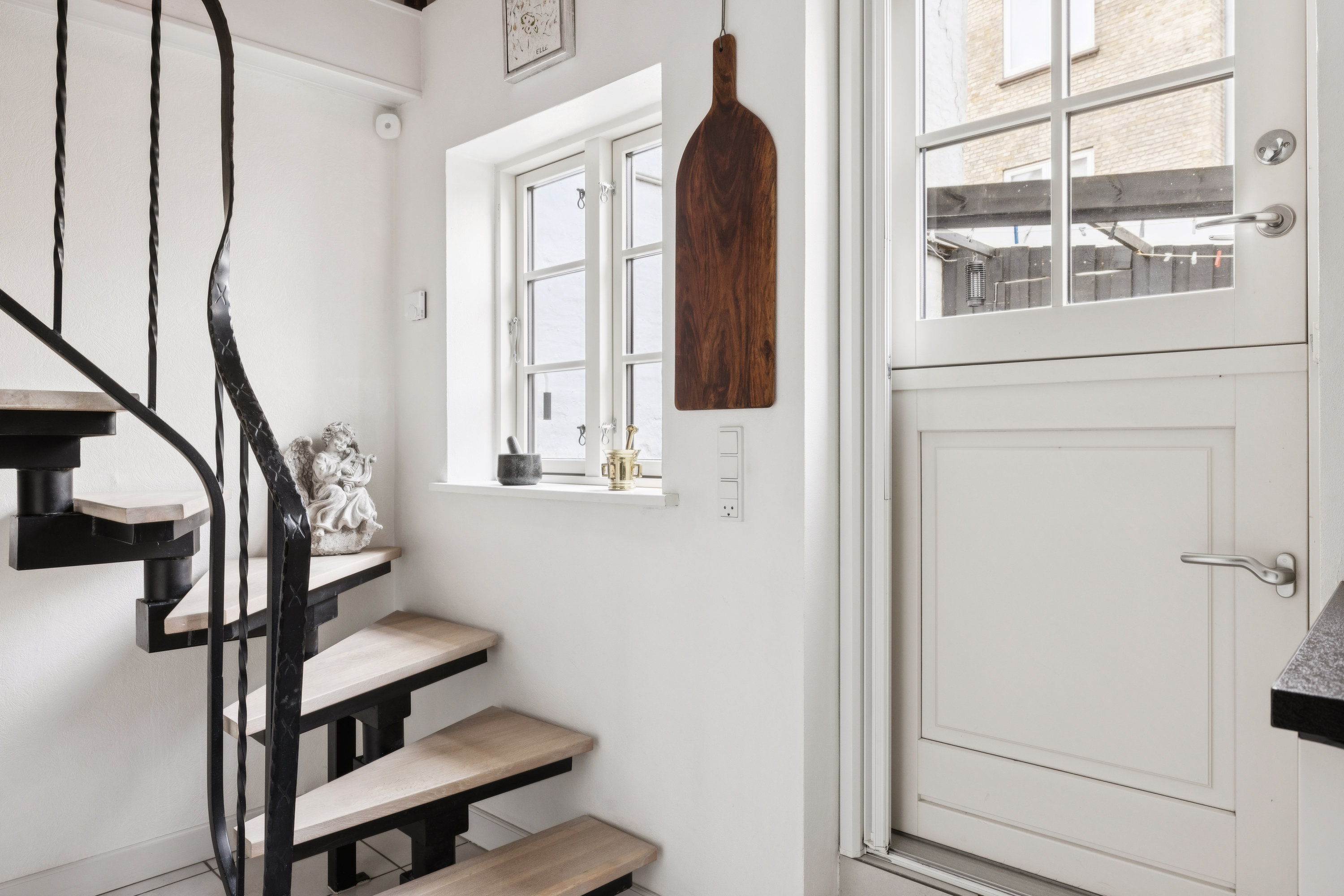 Fremhævet entré billede i fuldskærmstilstand. Billede af Damgade 10, 5610 Assens