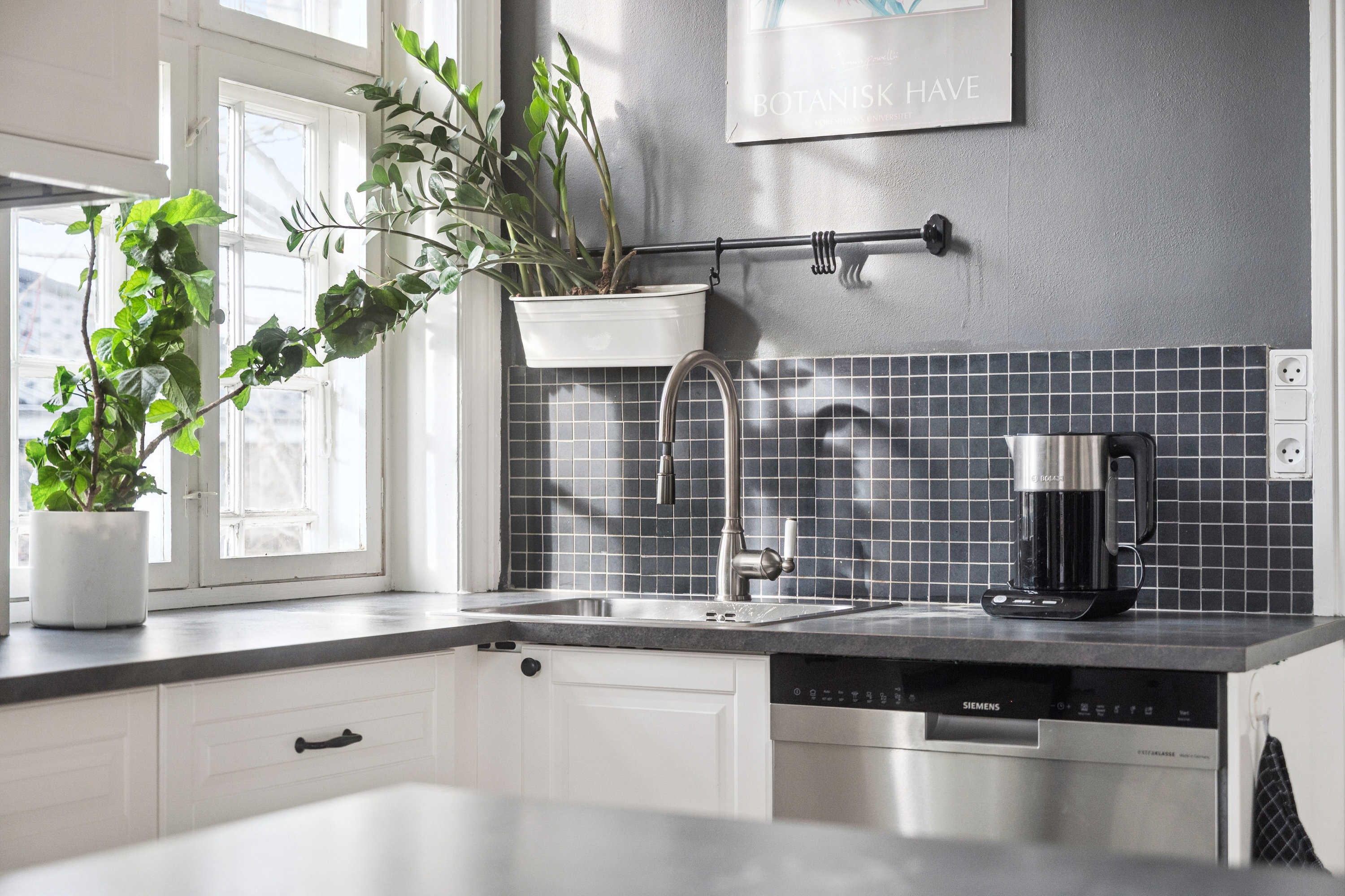 Fremhævet køkken billede i fuldskærmstilstand. Billede af Bogenæsvej 3, 2700 Brønshøj