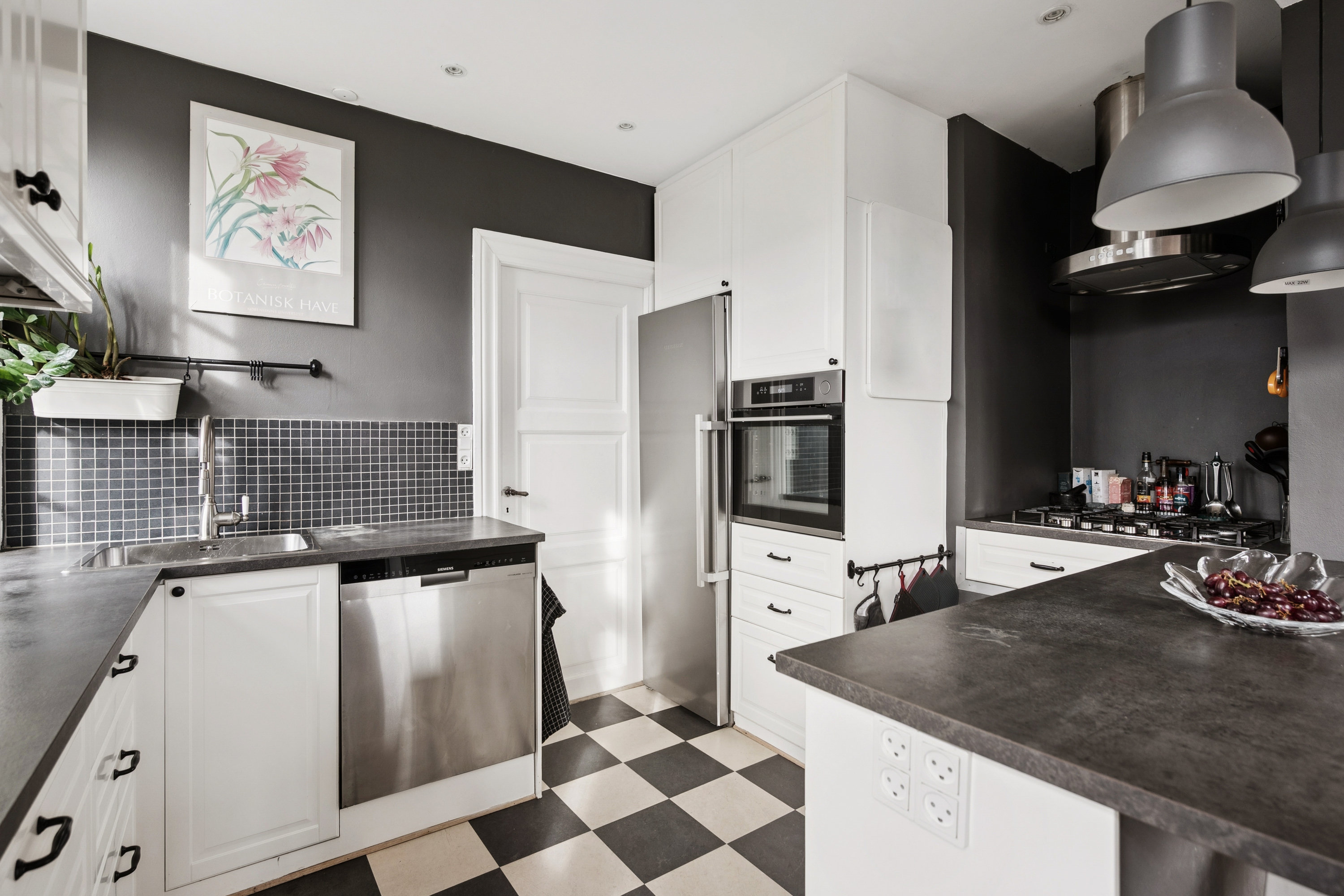 Fremhævet køkken billede i fuldskærmstilstand. Billede af Bogenæsvej 3, 2700 Brønshøj