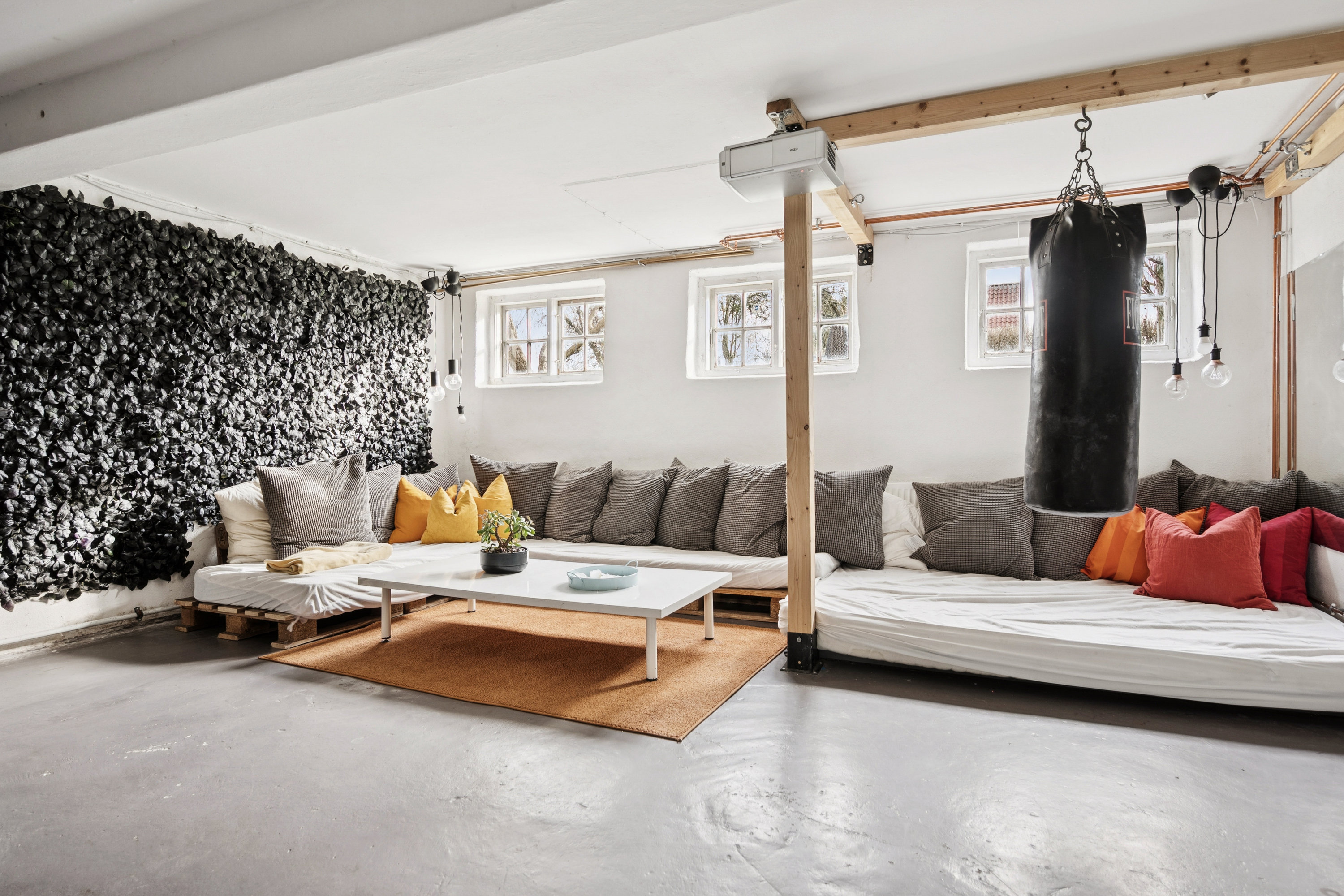 Fremhævet stue billede i fuldskærmstilstand. Billede af Bogenæsvej 3, 2700 Brønshøj