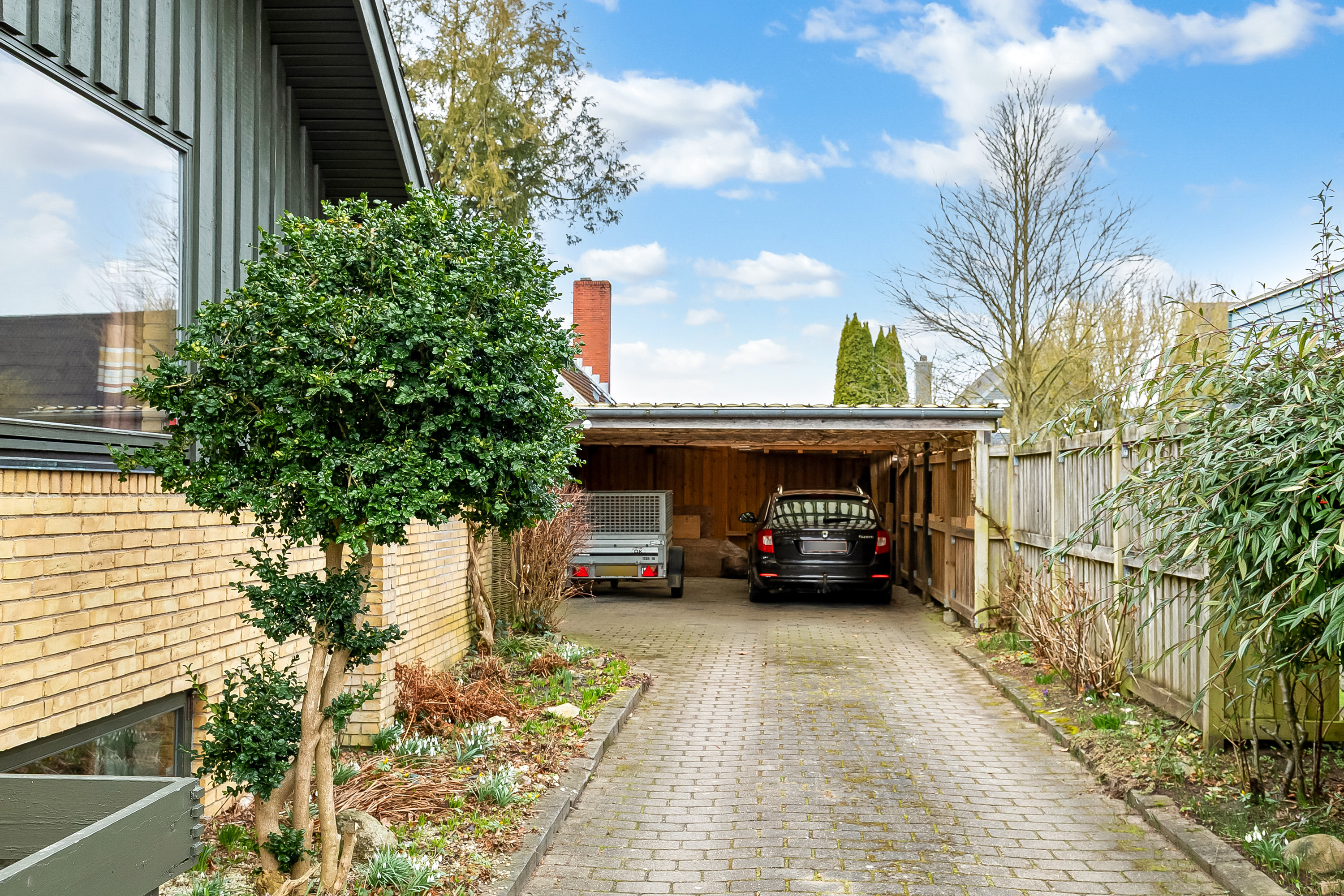 Fremhævet indkørsel billede i fuldskærmstilstand. Billede af Augustvænget 20, Bramdrupdam, 6000 Kolding