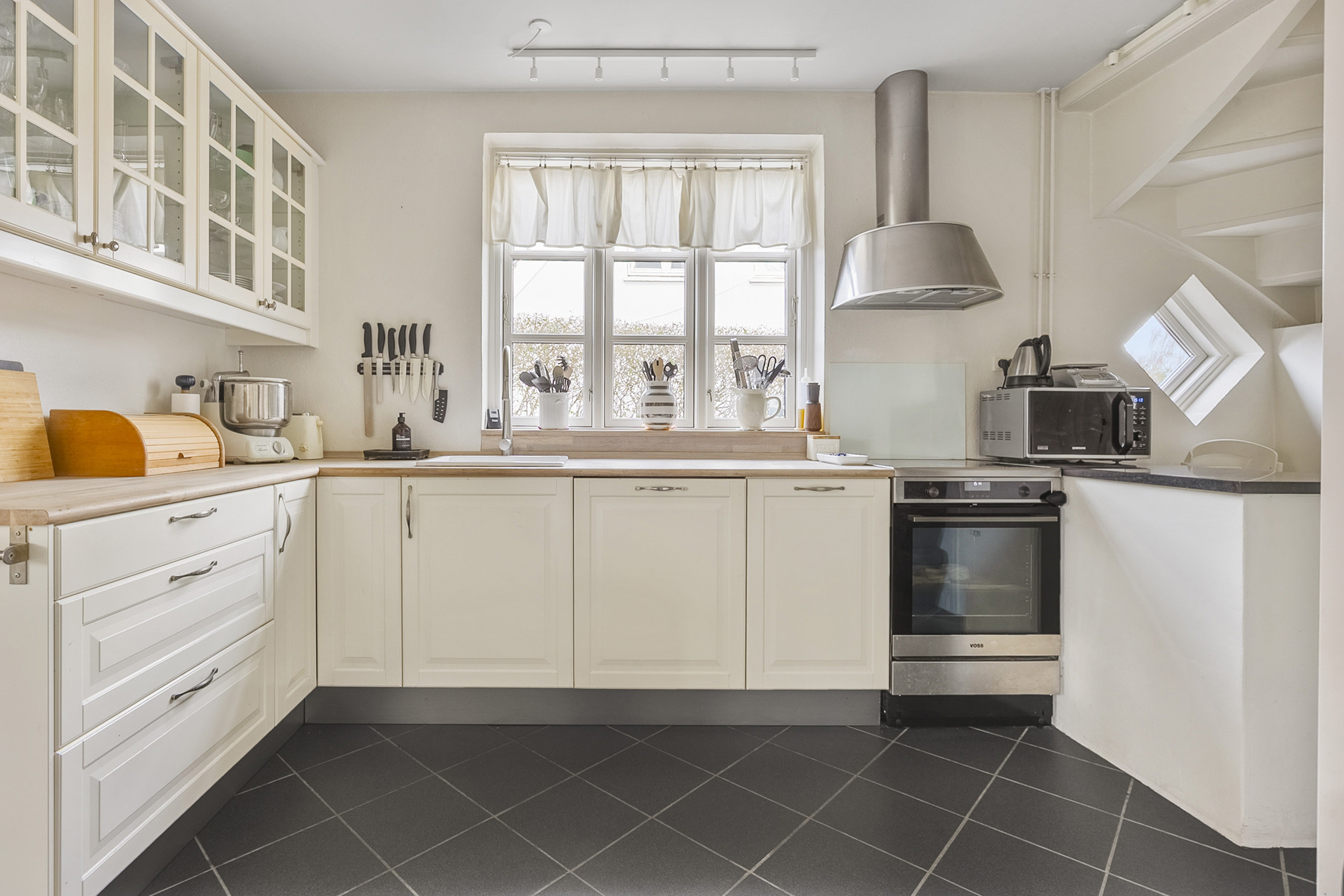 Fremhævet køkken billede i fuldskærmstilstand. Billede af Fjordvej 92, 5330 Munkebo