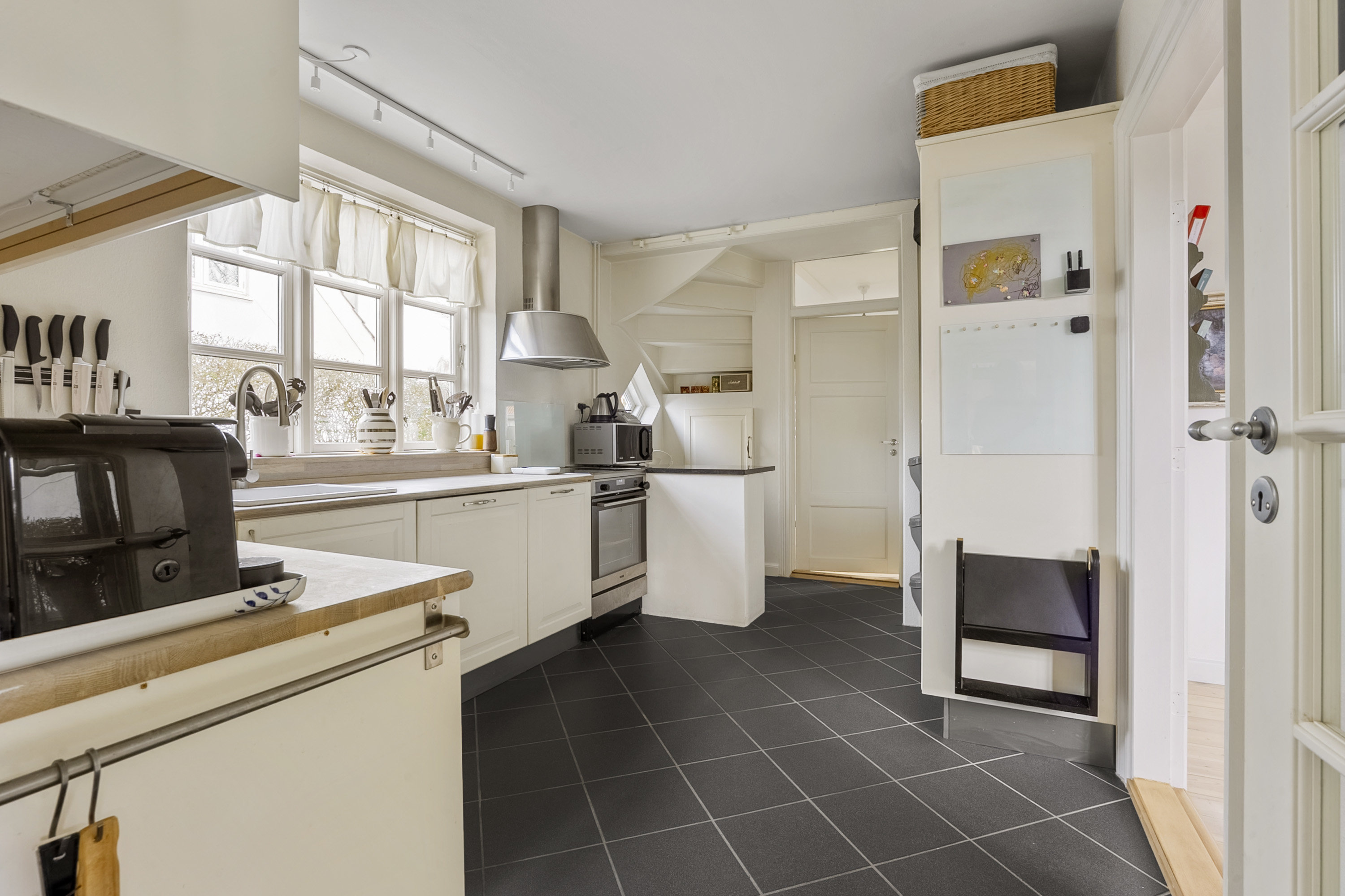 Fremhævet køkken billede i fuldskærmstilstand. Billede af Fjordvej 92, 5330 Munkebo