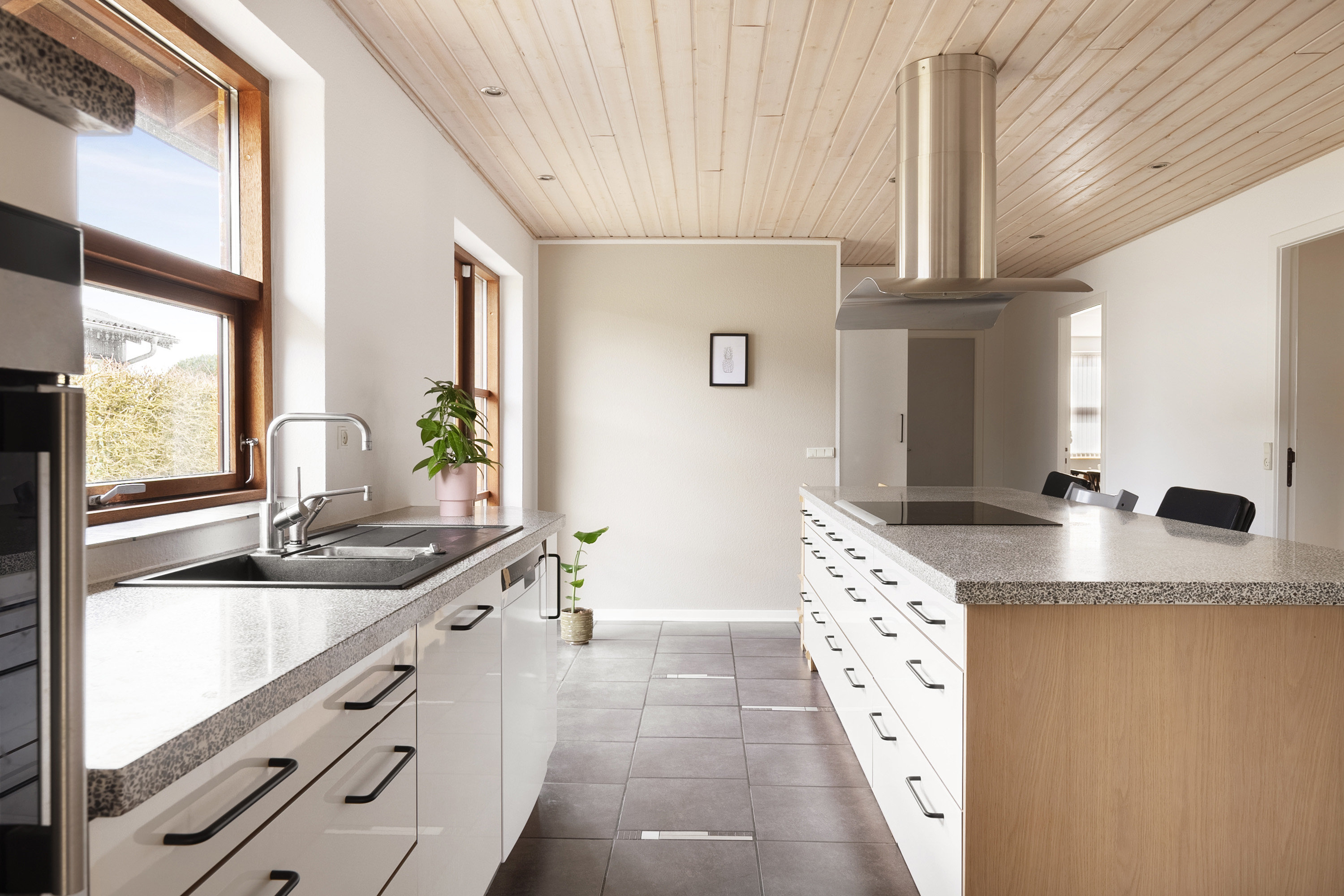 Fremhævet køkken billede i fuldskærmstilstand. Billede af Bjertrupvej 24, 8362 Hørning