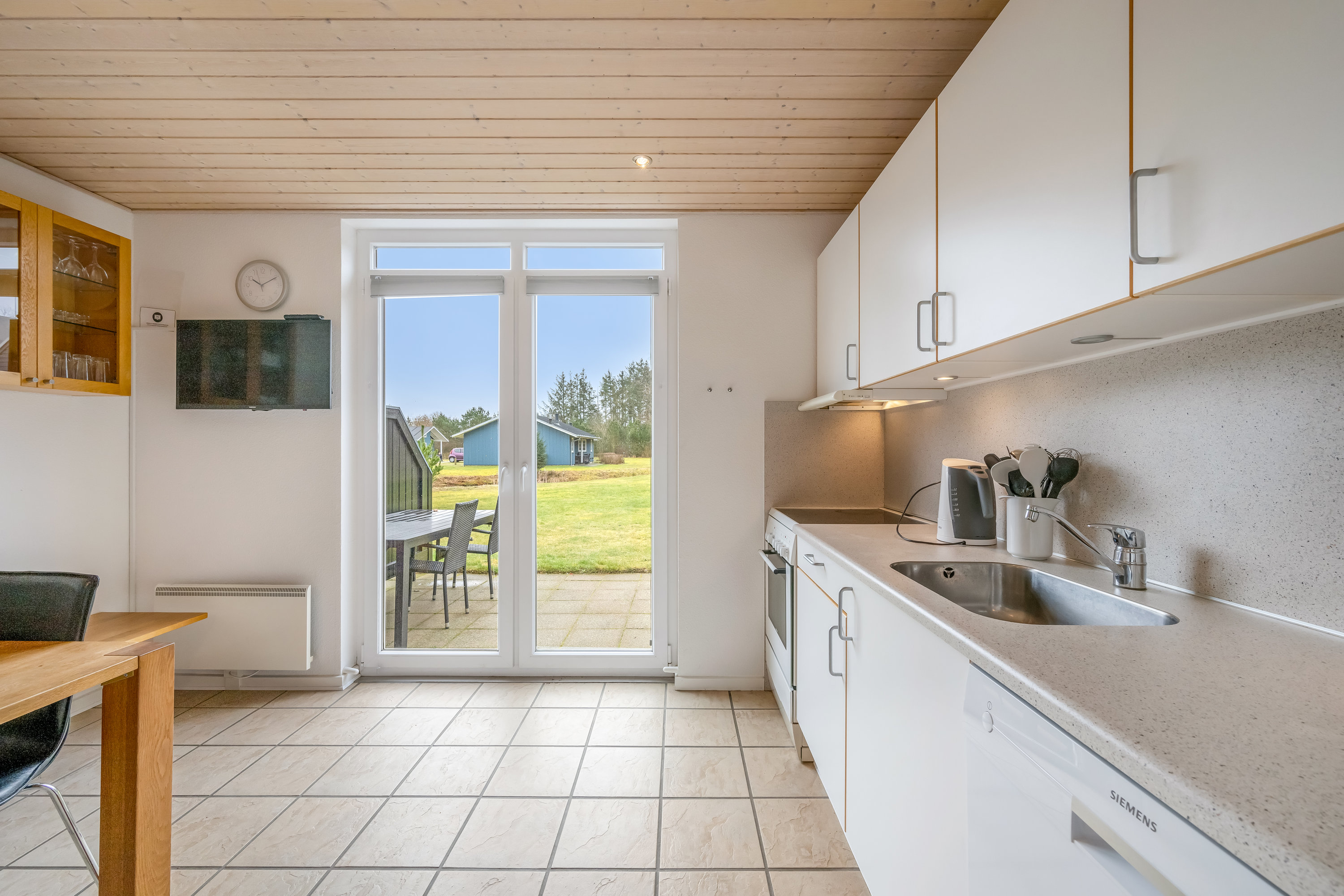 Fremhævet køkken billede i fuldskærmstilstand. Billede af Lønne Feriepark 132F, Lønne, 6830 Nørre Nebel