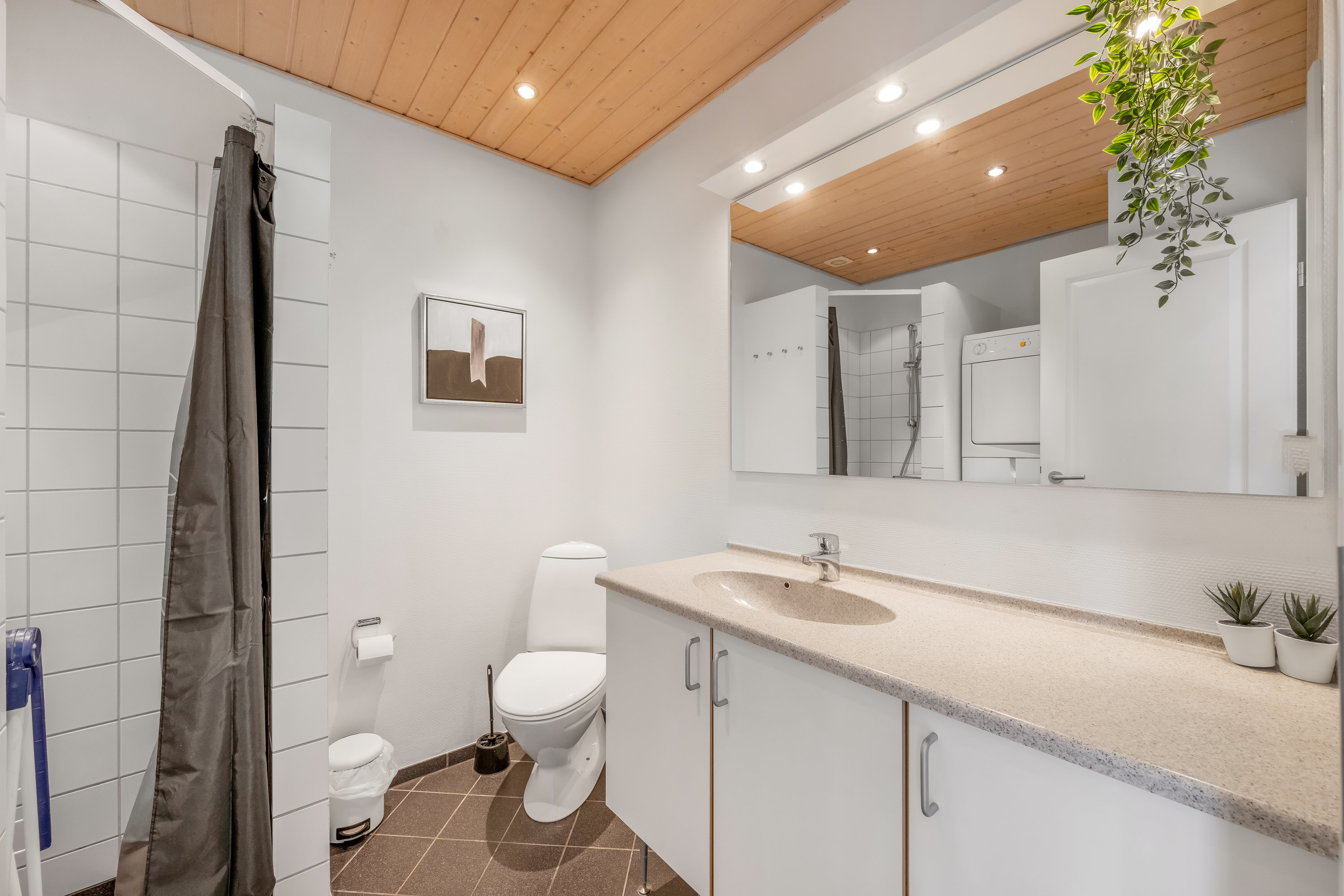 Fremhævet badeværelse billede i fuldskærmstilstand. Billede af Lønne Feriepark 132F, Lønne, 6830 Nørre Nebel