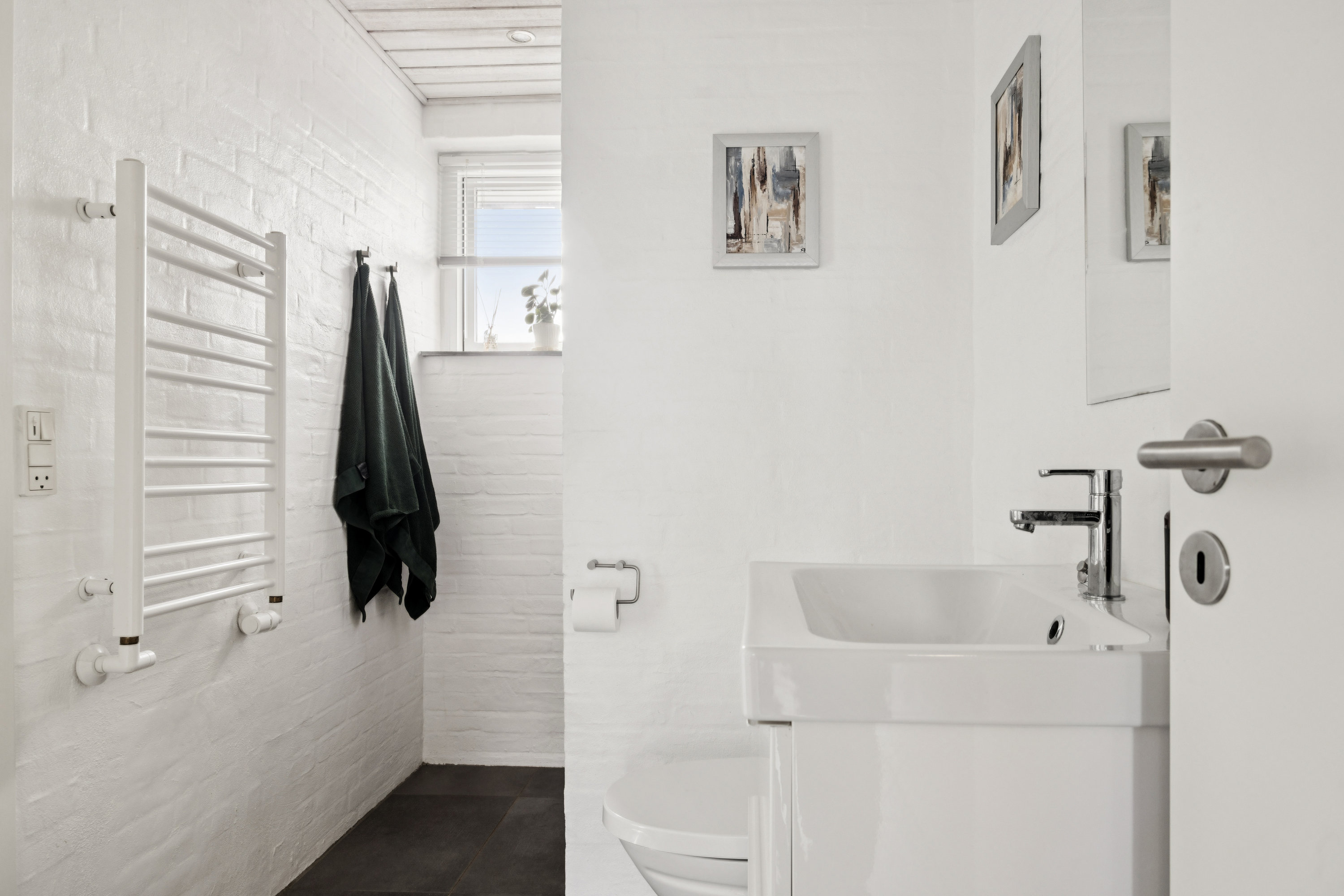 Fremhævet badeværelse billede i fuldskærmstilstand. Billede af Kirkevej 6, Vester Hassing, 9310 Vodskov