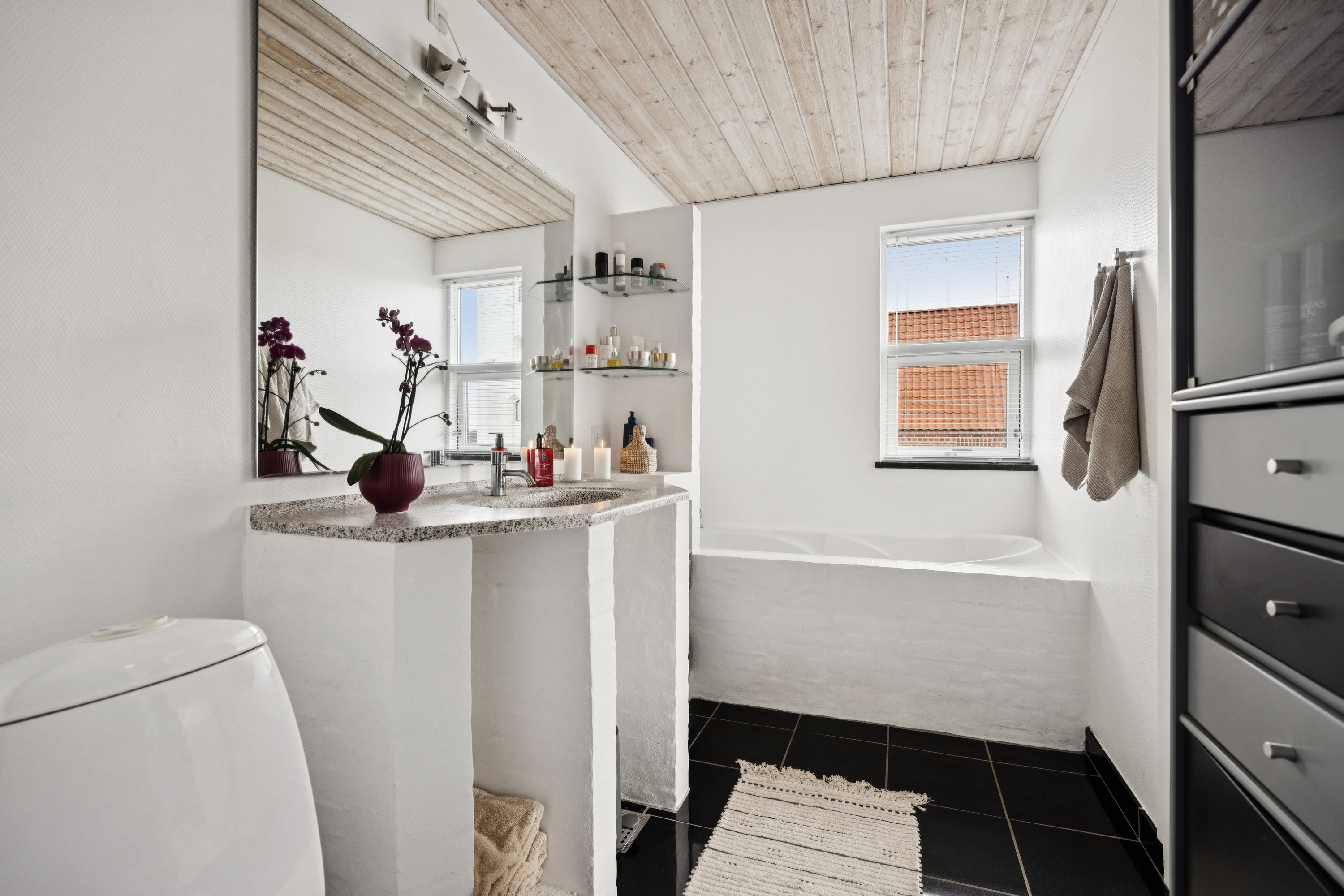 Fremhævet badeværelse billede i fuldskærmstilstand. Billede af Kirkevej 6, Vester Hassing, 9310 Vodskov