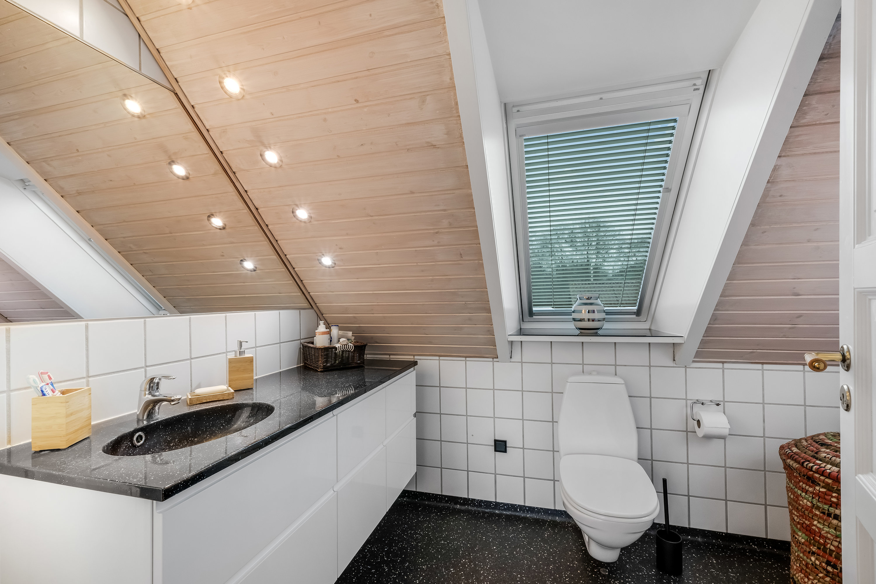 Fremhævet badeværelse billede i fuldskærmstilstand. Billede af Kernevej 35, Højmark, 6940 Lem St