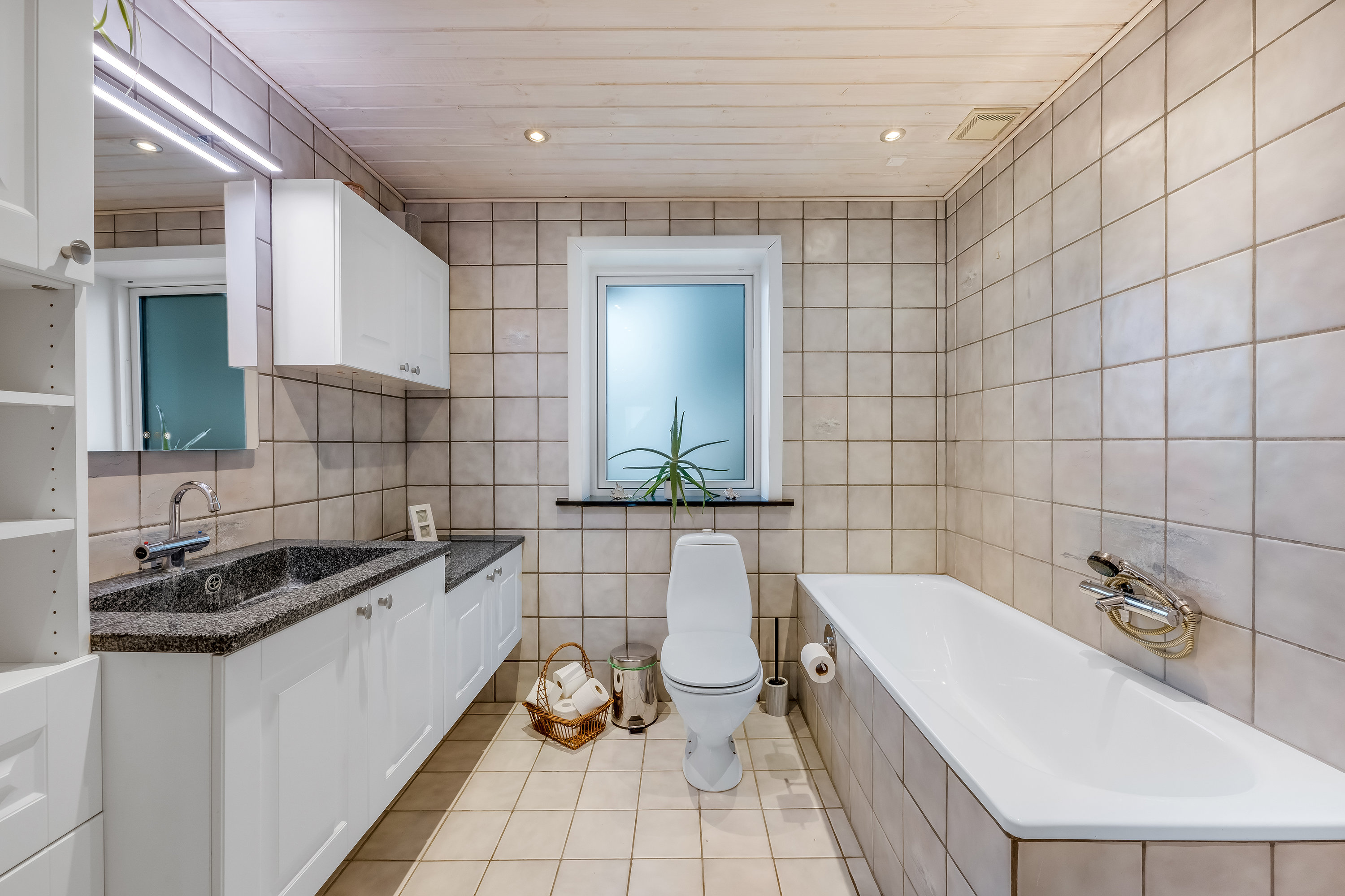 Fremhævet badeværelse billede i fuldskærmstilstand. Billede af Kernevej 35, Højmark, 6940 Lem St