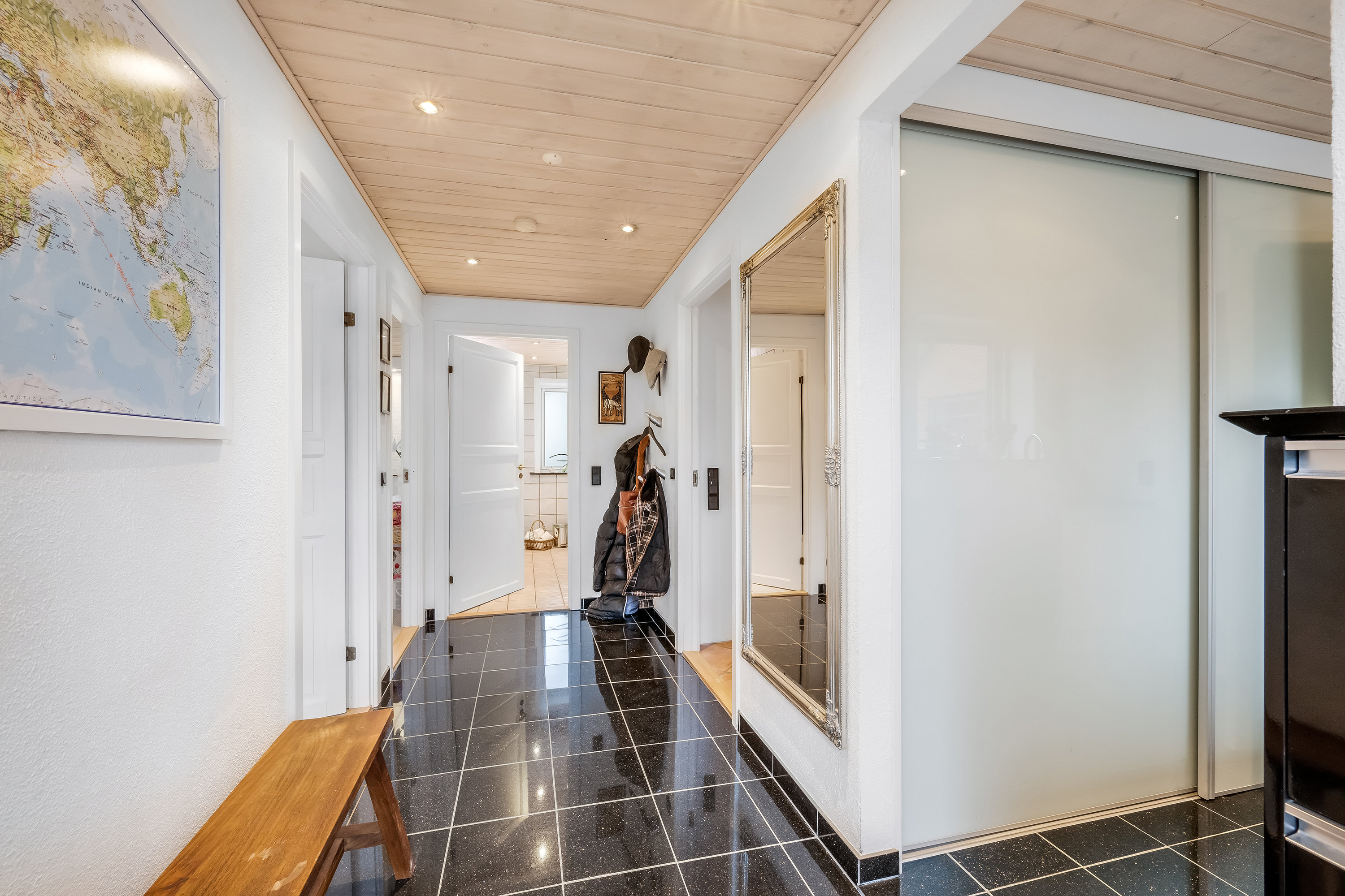 Fremhævet gang billede i fuldskærmstilstand. Billede af Kernevej 35, Højmark, 6940 Lem St