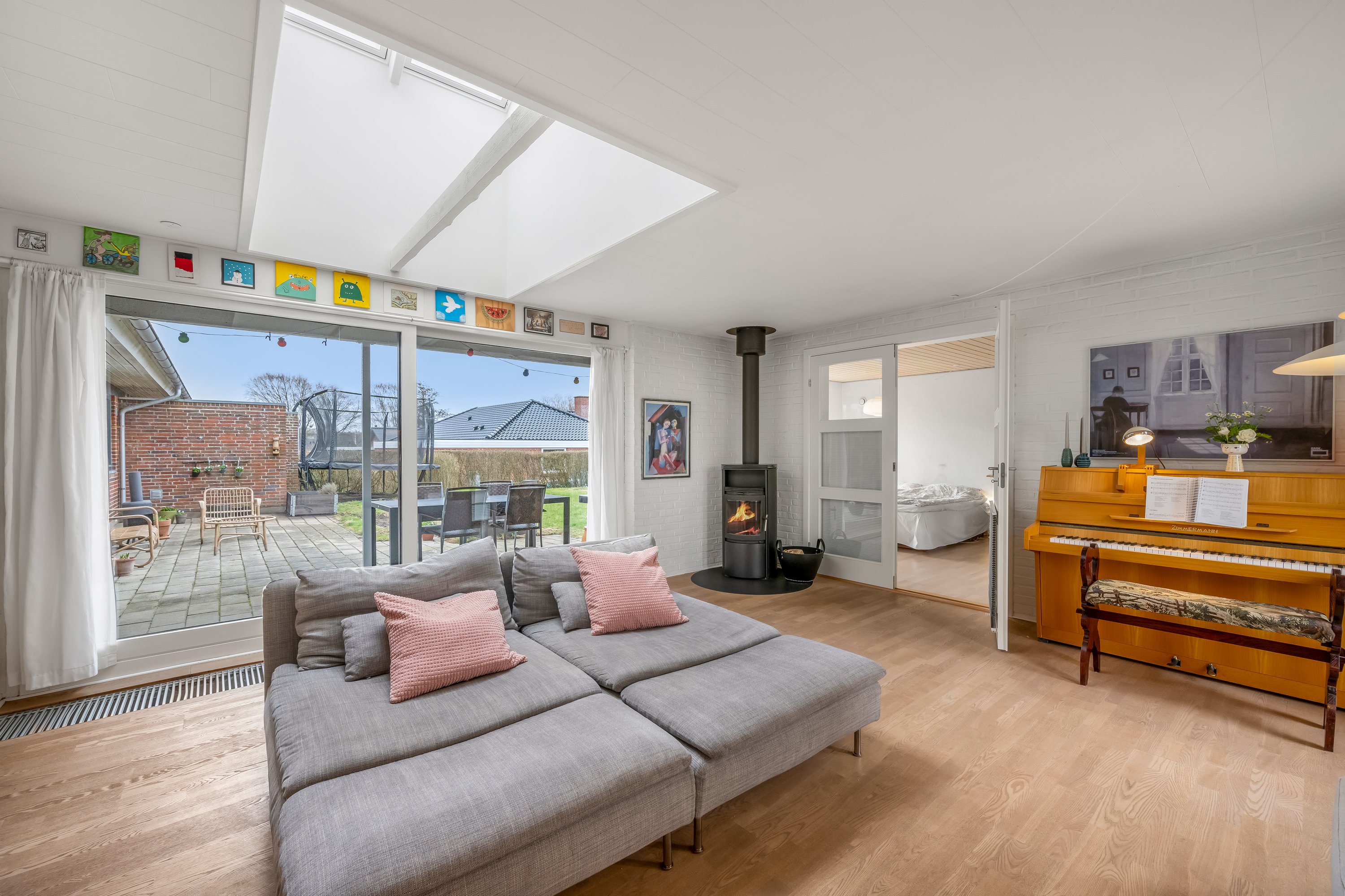 Fremhævet stue billede i fuldskærmstilstand. Billede af Blomstervænget 26, Rindum, 6950 Ringkøbing