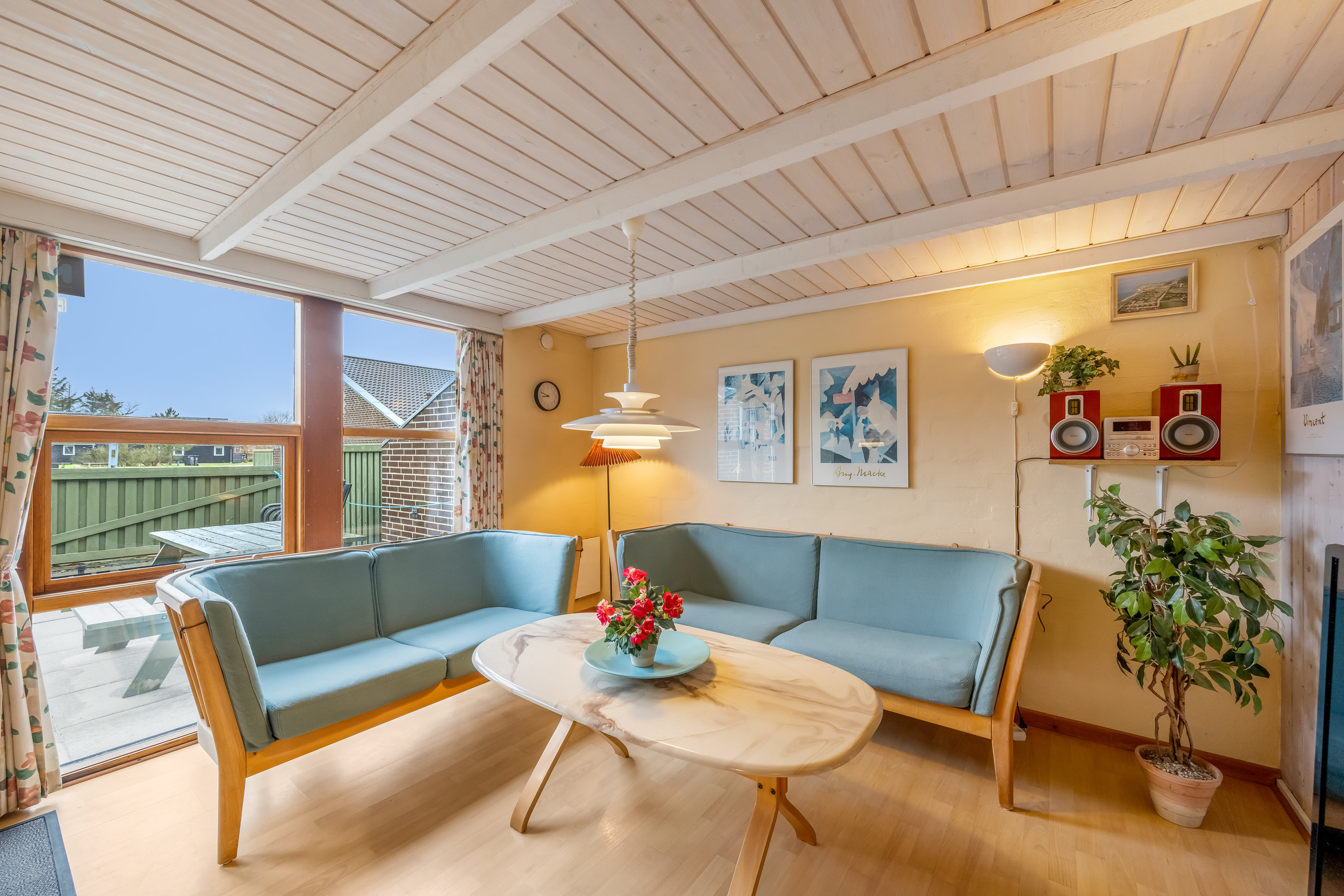 Fremhævet stue billede i fuldskærmstilstand. Billede af Vester Fælled 178, 6893 Hemmet