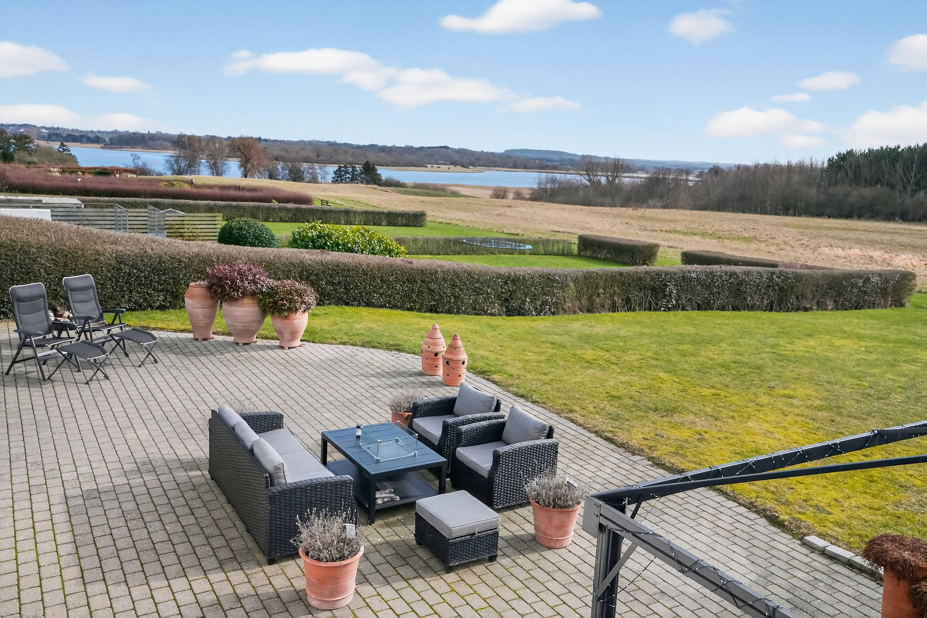 Fremhævet terrasse billede i fuldskærmstilstand. Billede af Arnakkegårds Alle 18, Arnakke, 4390 Vipperød