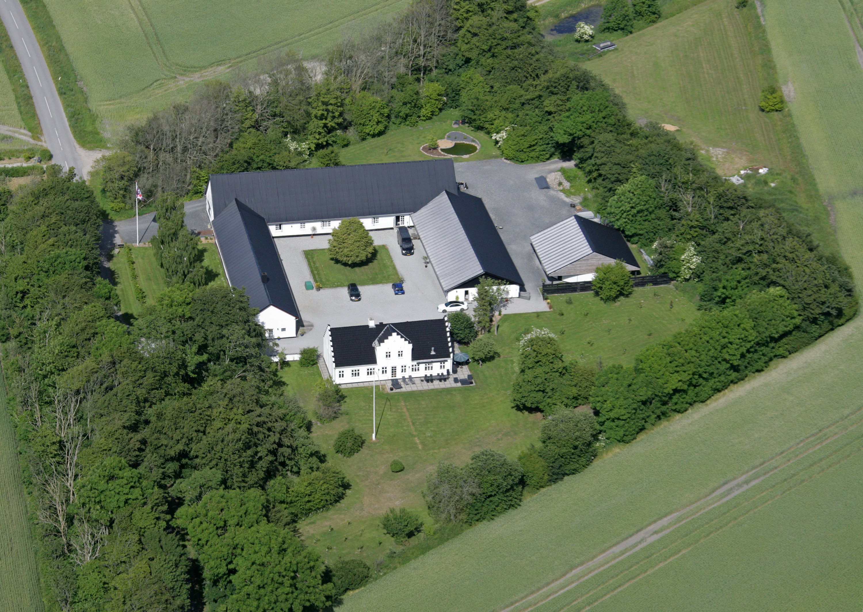 Fremhævet  billede i fuldskærmstilstand. Billede af Brorholtvej 70, 9430 Vadum