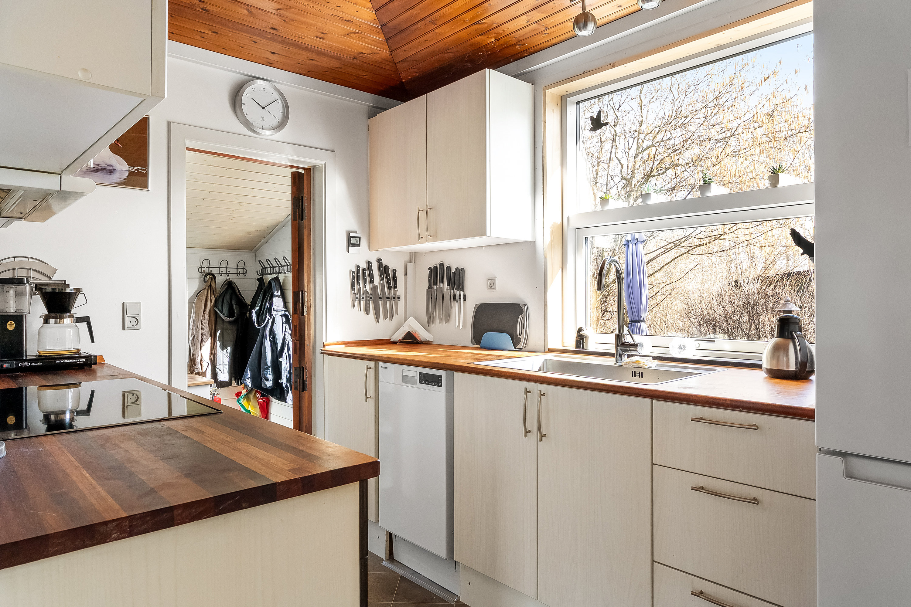 Fremhævet køkken billede i fuldskærmstilstand. Billede af Hvilehøj Sidevej 13, Dalby Huse, 3630 Jægerspris