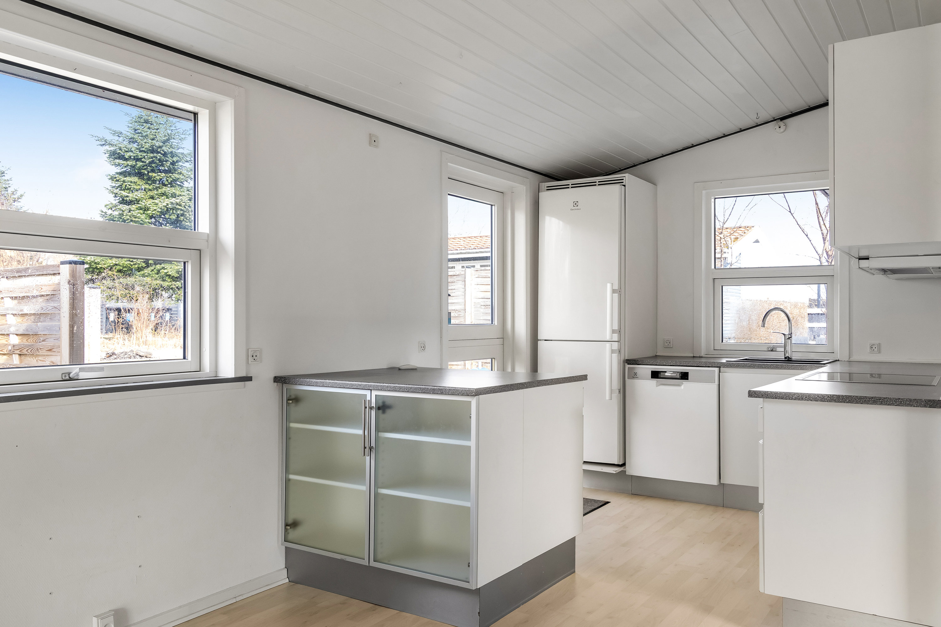 Fremhævet køkken alrum billede i fuldskærmstilstand. Billede af Gammel Kulhusvej 56, Skoven, 3630 Jægerspris