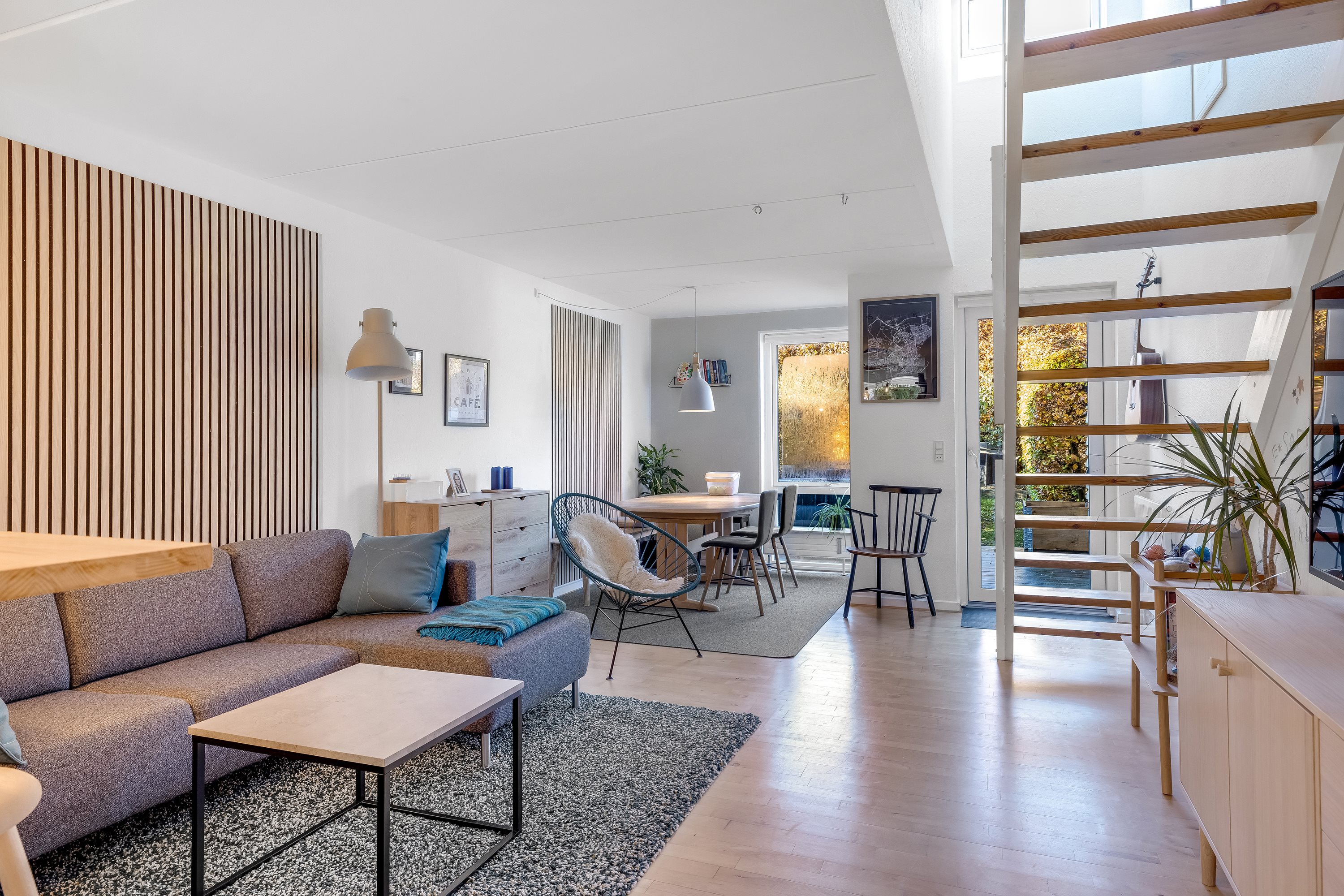 Fremhævet stue billede i fuldskærmstilstand. Billede af Søskrænten 54, Stavtrup, 8260 Viby J