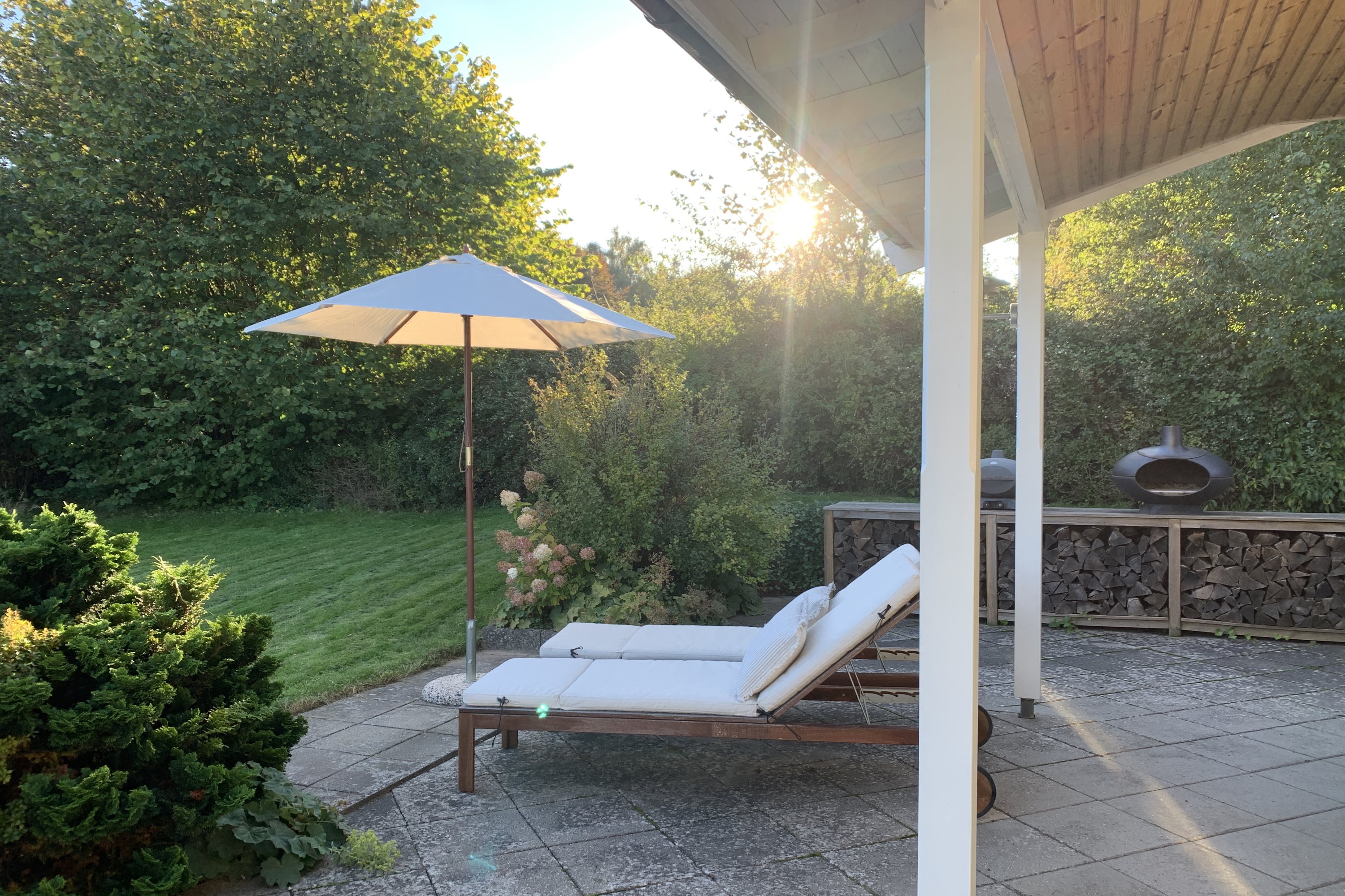 Fremhævet terrasse billede i fuldskærmstilstand. Billede af Mælkevejen 16, 3210 Vejby
