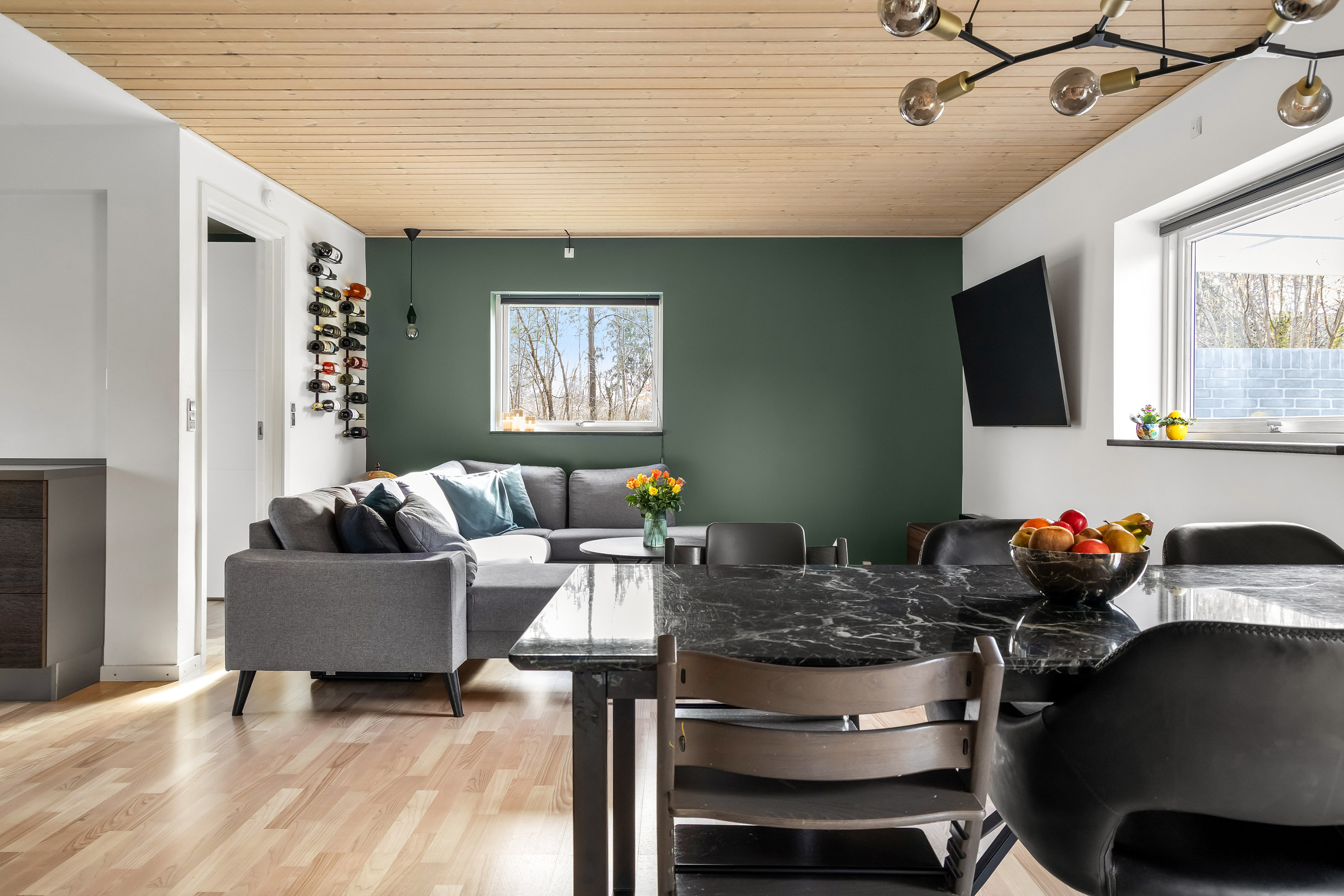 Fremhævet stue billede i fuldskærmstilstand. Billede af Birkeengen 42, 4040 Jyllinge