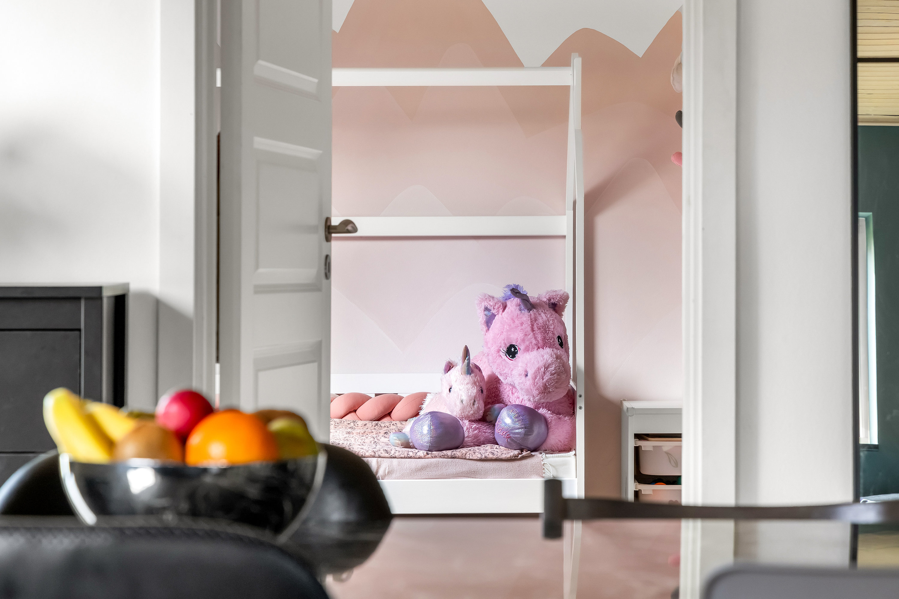 Fremhævet stue billede i fuldskærmstilstand. Billede af Birkeengen 42, 4040 Jyllinge