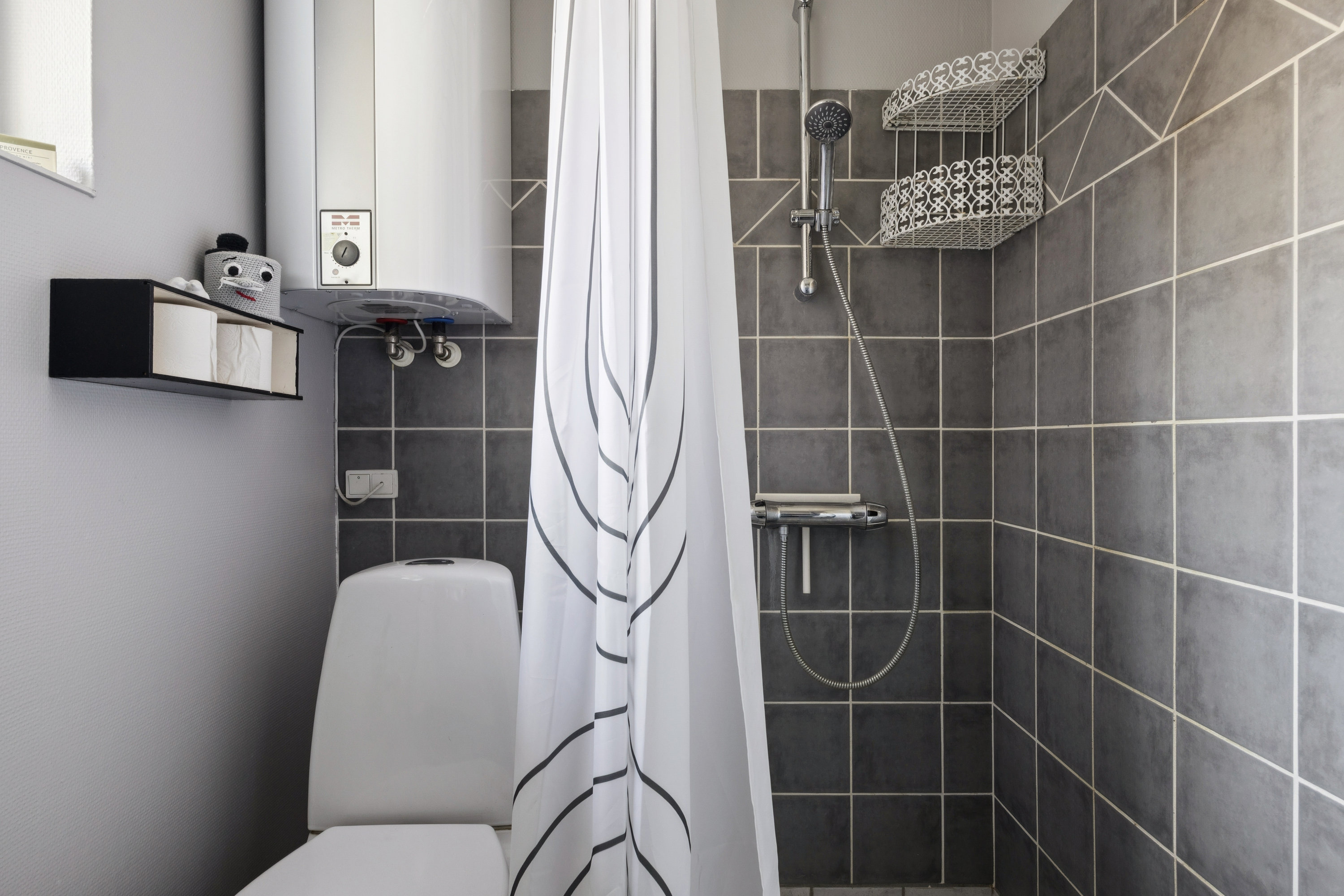 Fremhævet badeværelse billede i fuldskærmstilstand. Billede af Langager 25, 4673 Rødvig Stevns