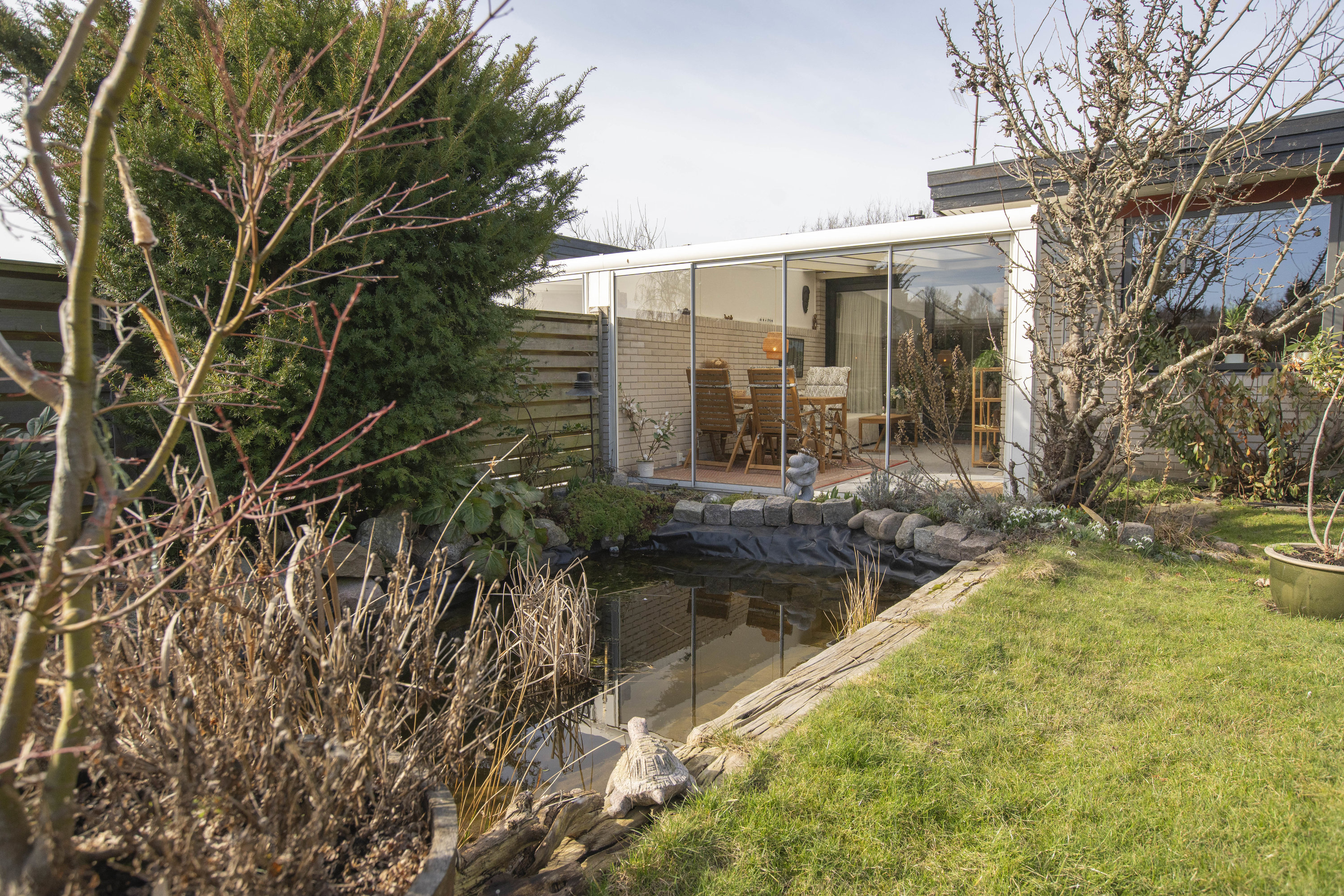 Fremhævet have billede i fuldskærmstilstand. Billede af Lerholmvej 12, 2750 Ballerup