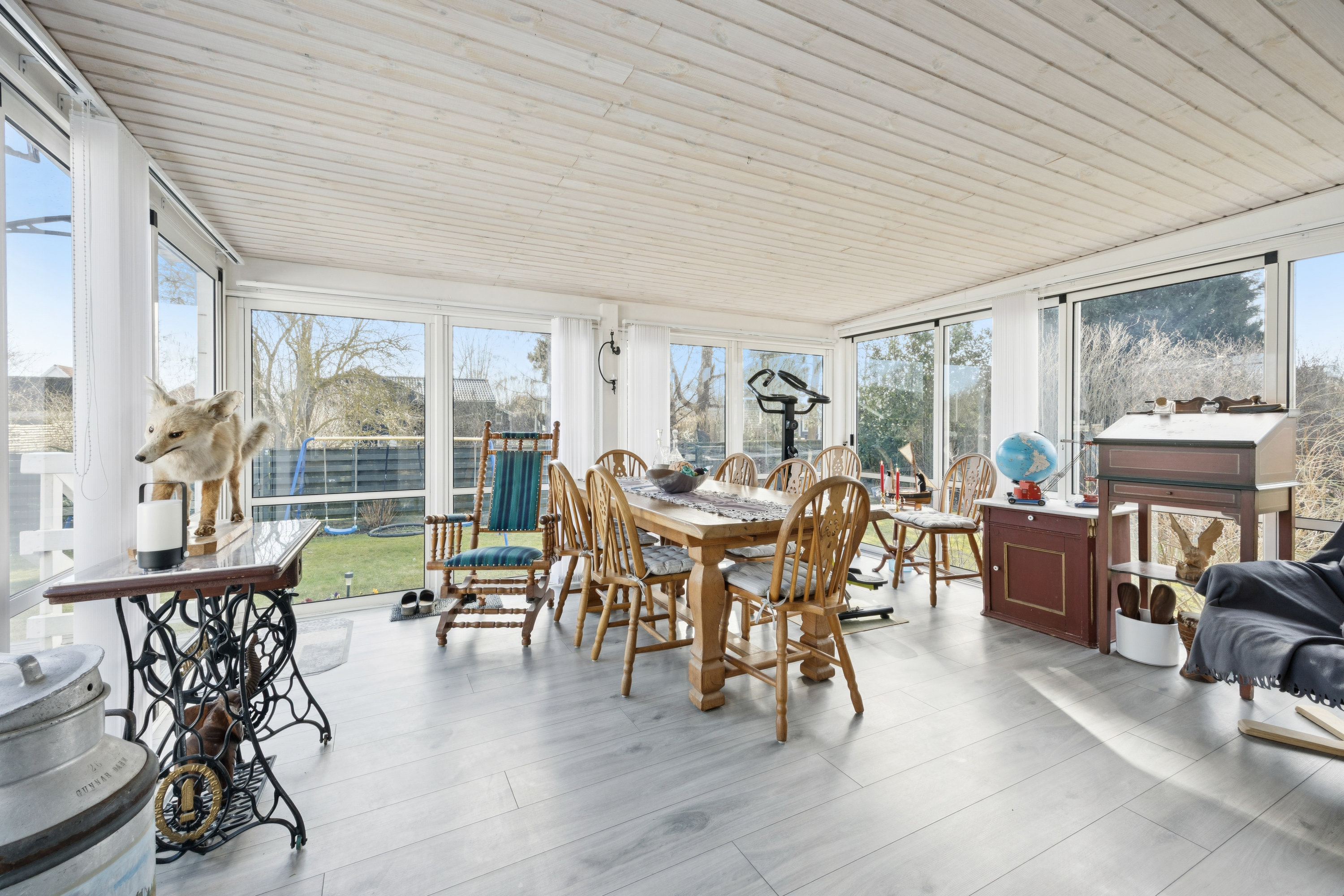 Fremhævet stue billede i fuldskærmstilstand. Billede af Langager 25, 4673 Rødvig Stevns