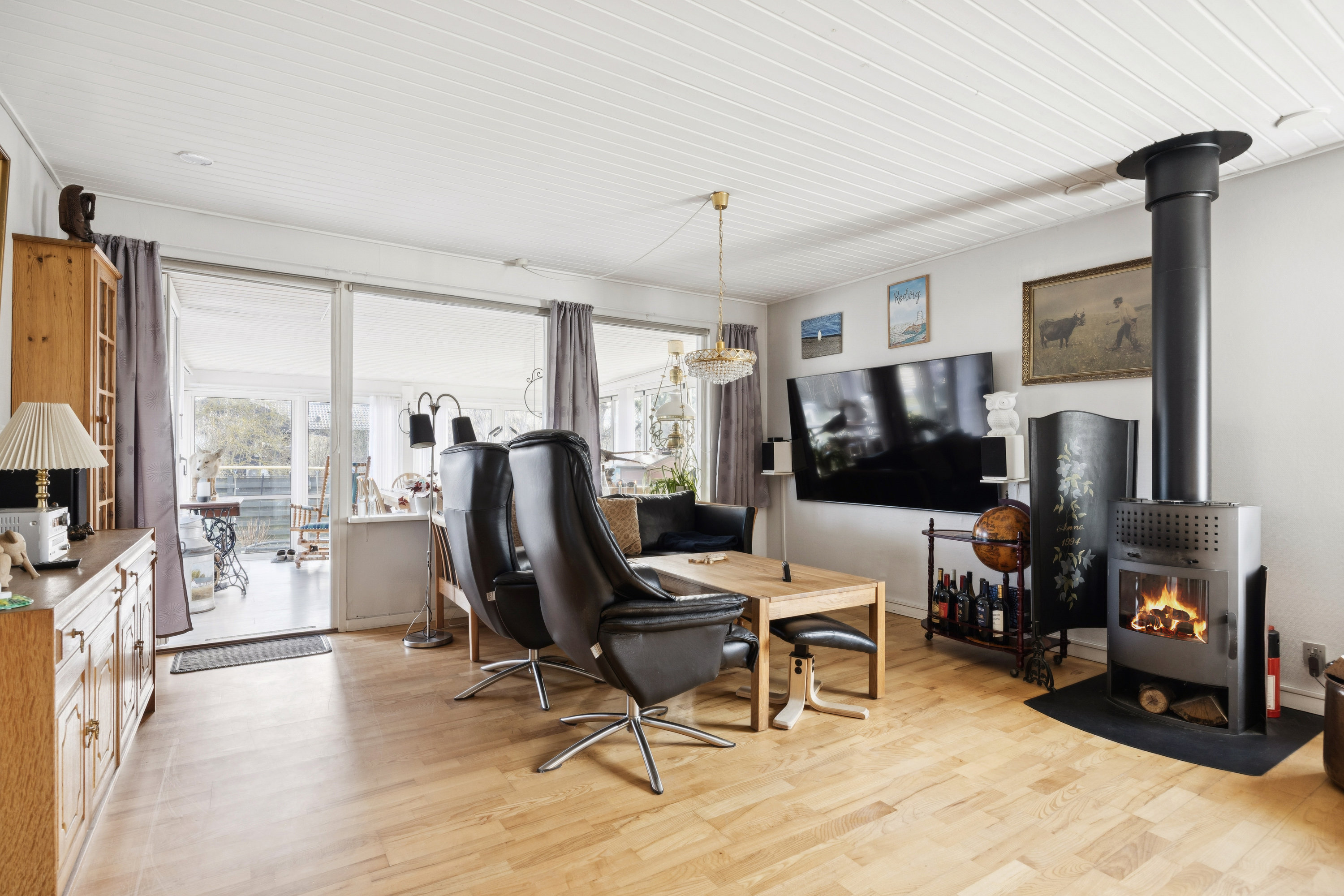 Fremhævet stue billede i fuldskærmstilstand. Billede af Langager 25, 4673 Rødvig Stevns