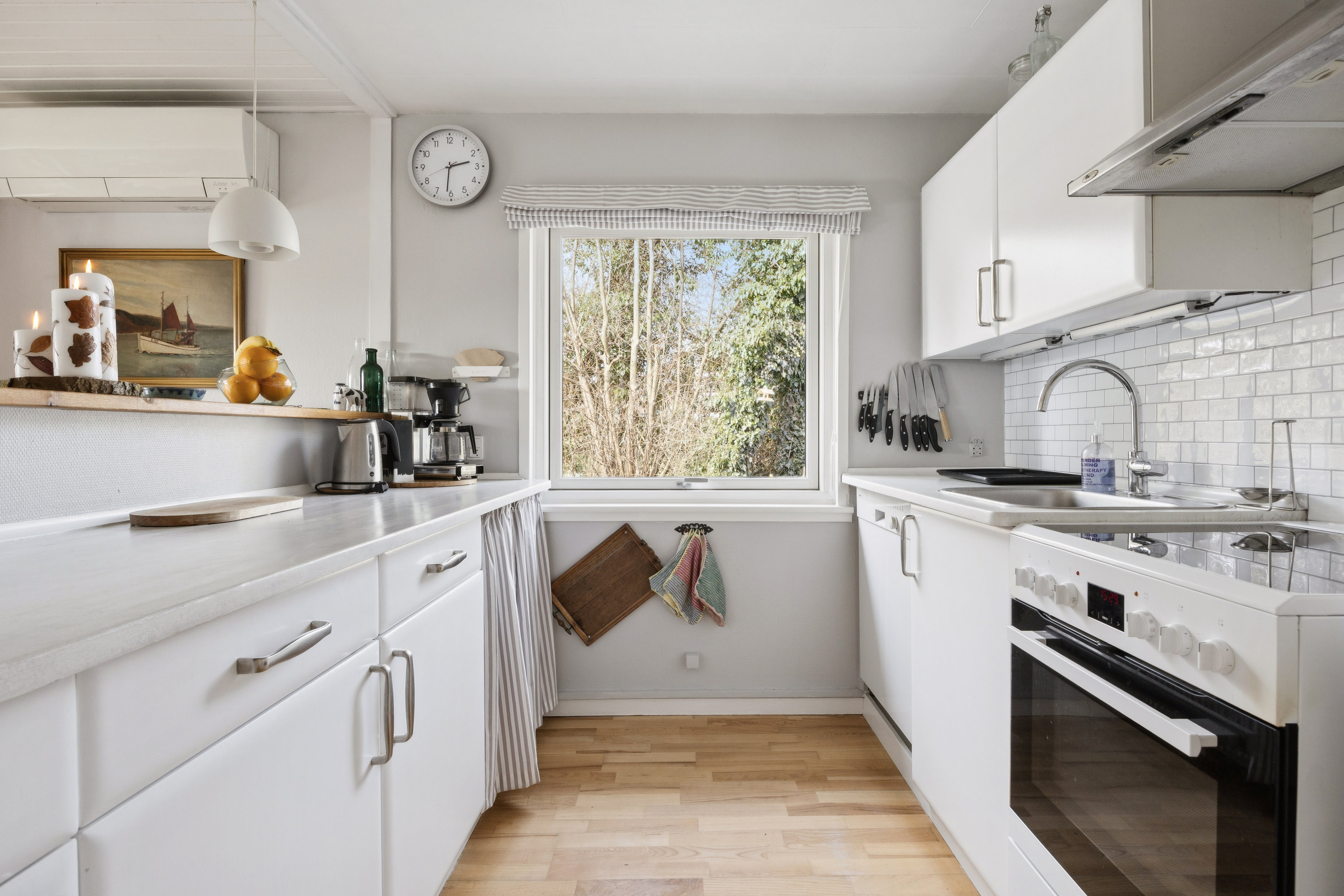 Fremhævet køkken billede i fuldskærmstilstand. Billede af Langager 25, 4673 Rødvig Stevns