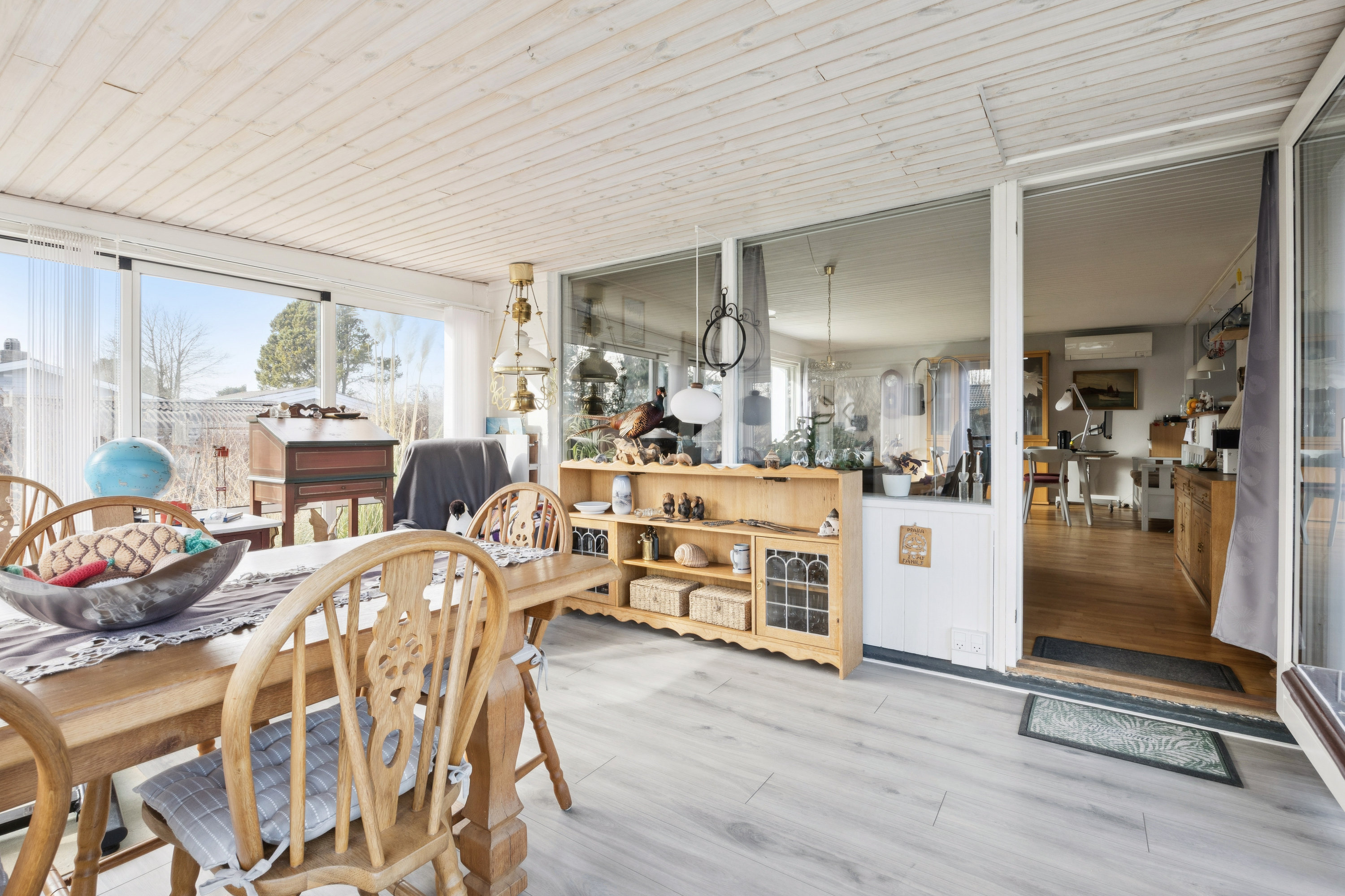 Fremhævet stue billede i fuldskærmstilstand. Billede af Langager 25, 4673 Rødvig Stevns