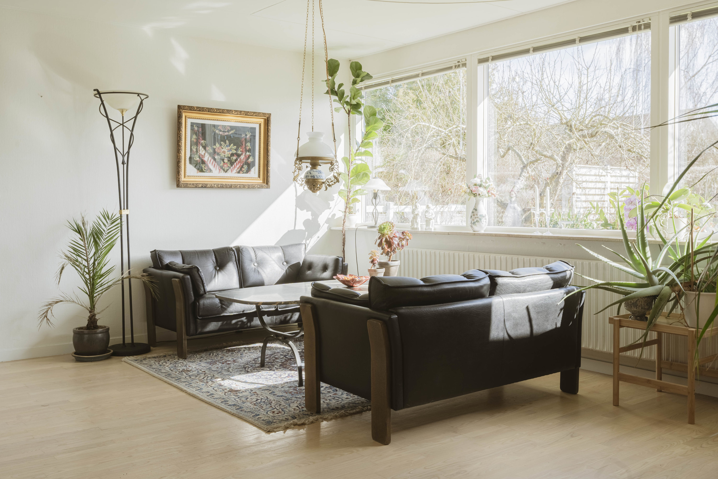 Fremhævet stue billede i fuldskærmstilstand. Billede af Lerholmvej 12, 2750 Ballerup