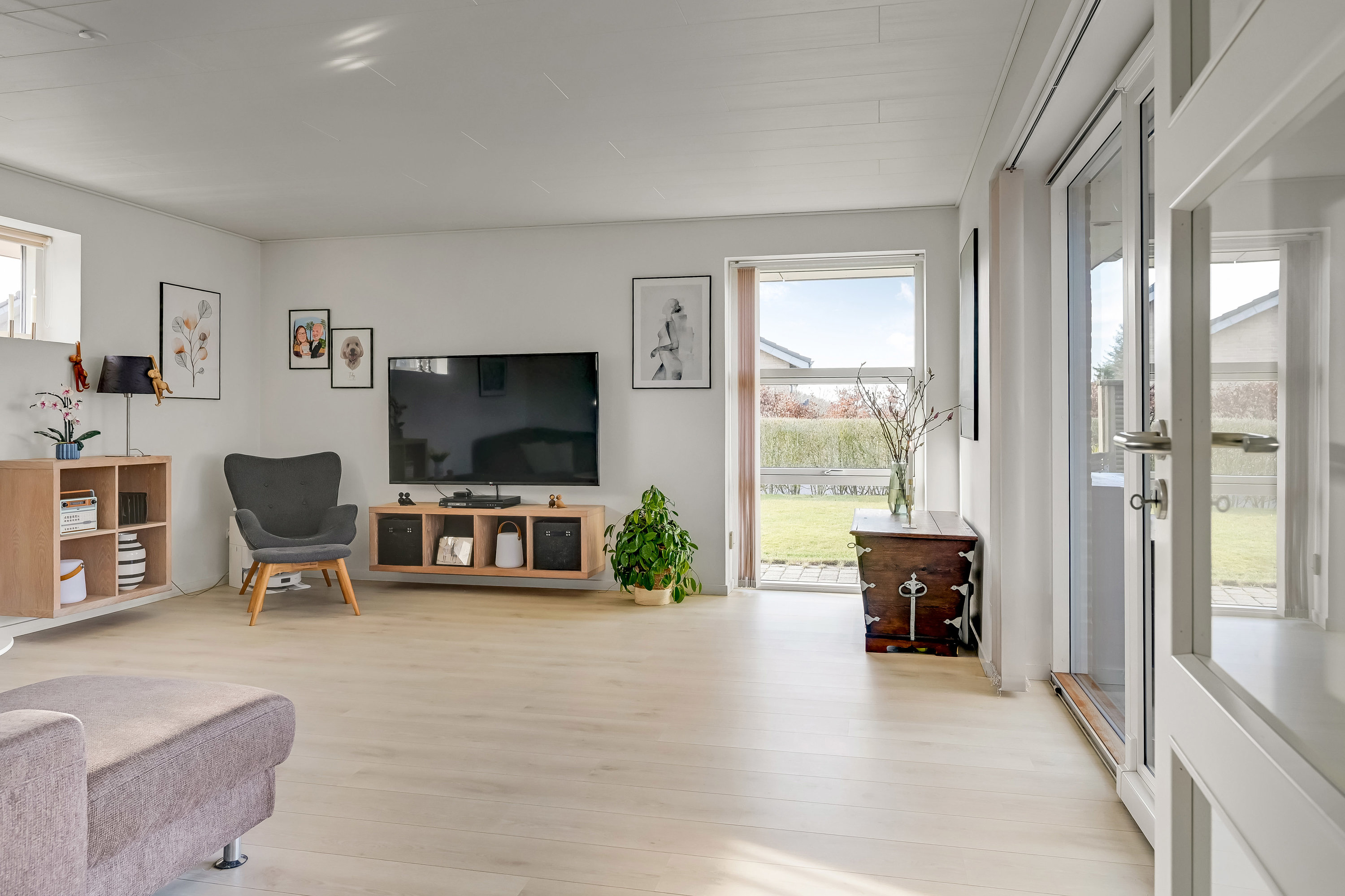 Fremhævet stue billede i fuldskærmstilstand. Billede af Lillevang 120, 7190 Billund