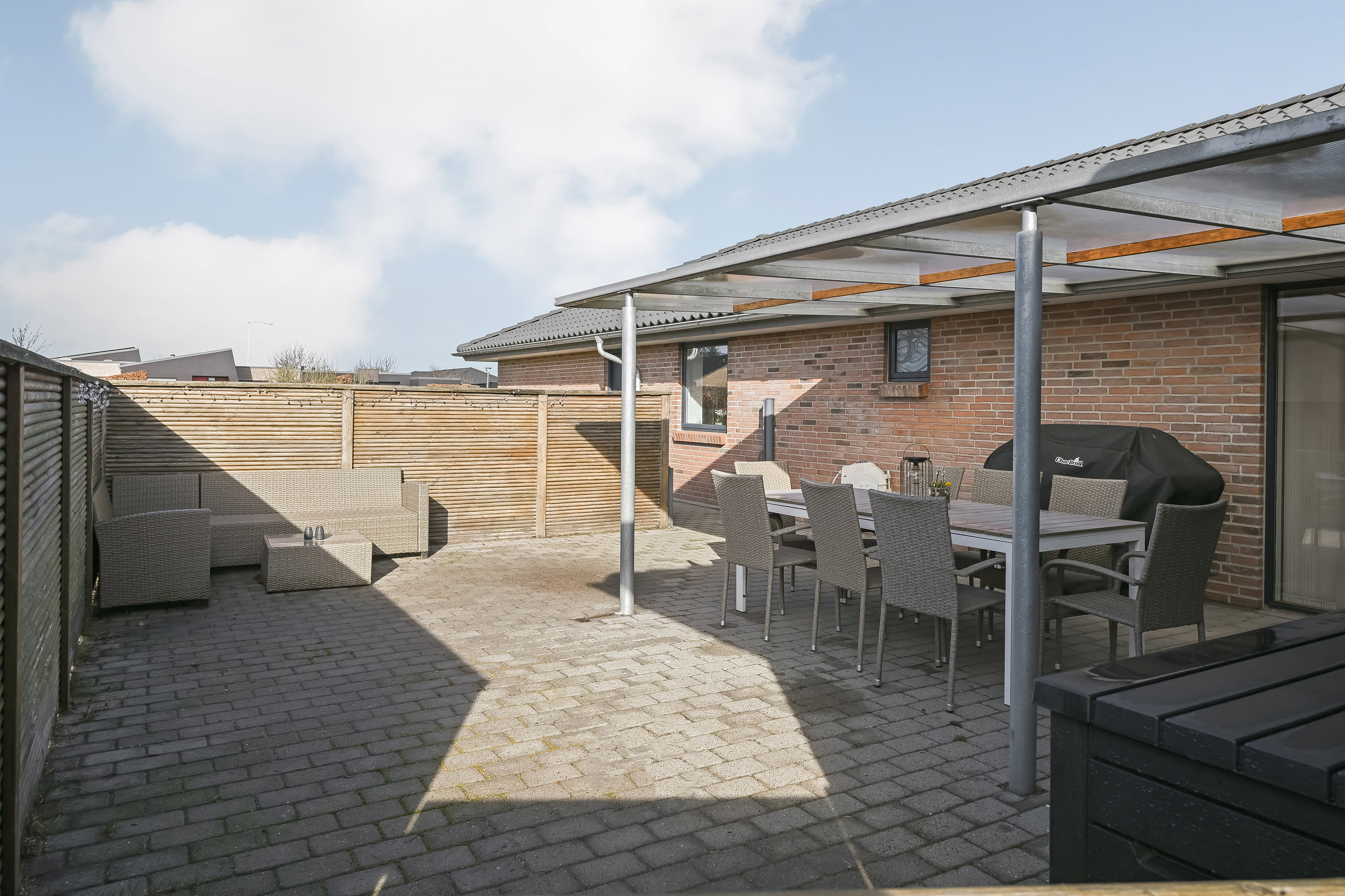 Fremhævet terrasse billede i fuldskærmstilstand. Billede af Lillevang 120, 7190 Billund